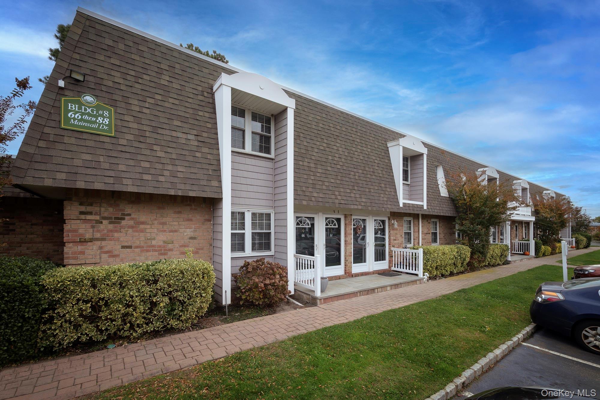 34 Mainsail Drive # 3-34, Patchogue, NY 11772