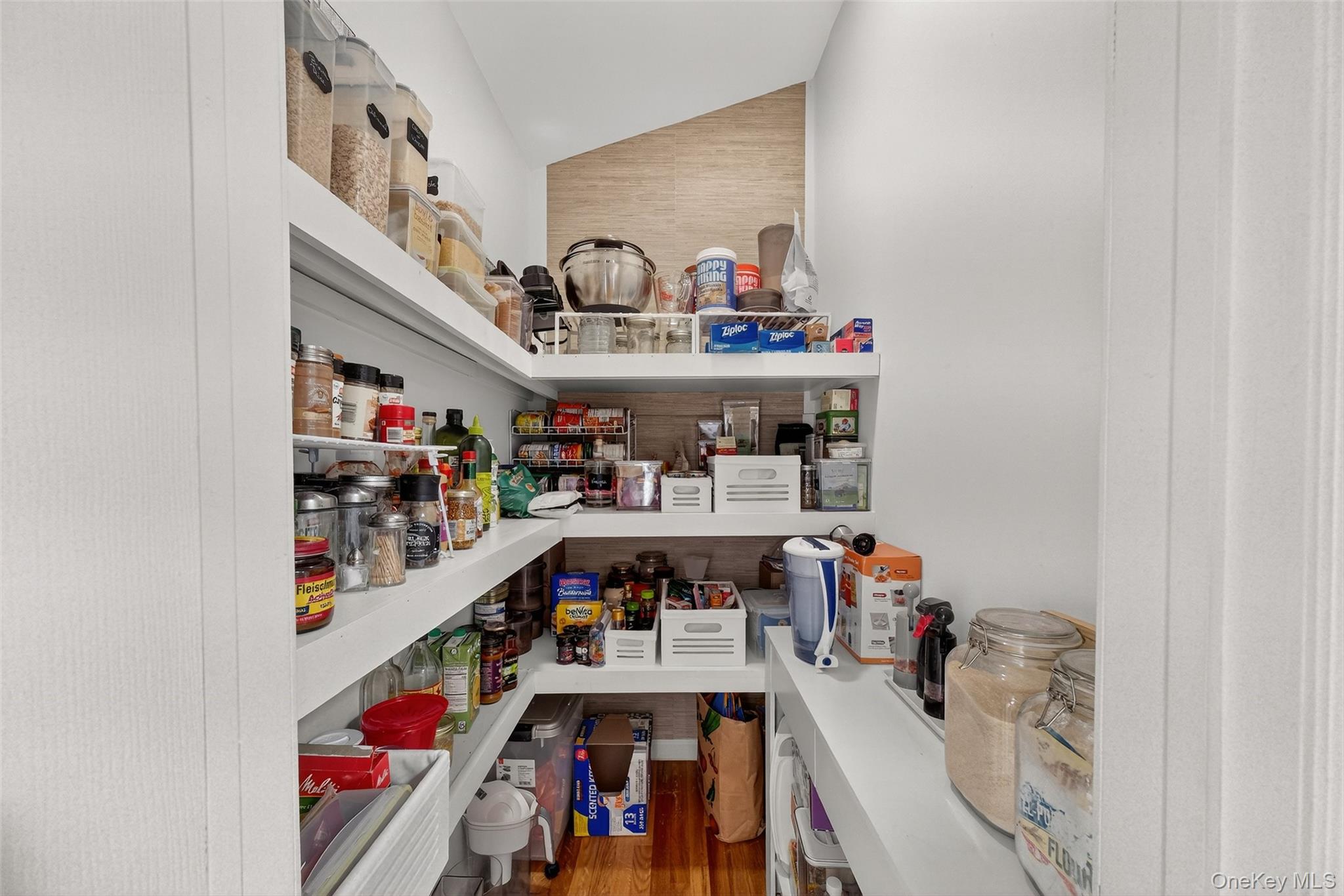 17 S Gilmore Boulevard, Wappingers Falls, NY 12590