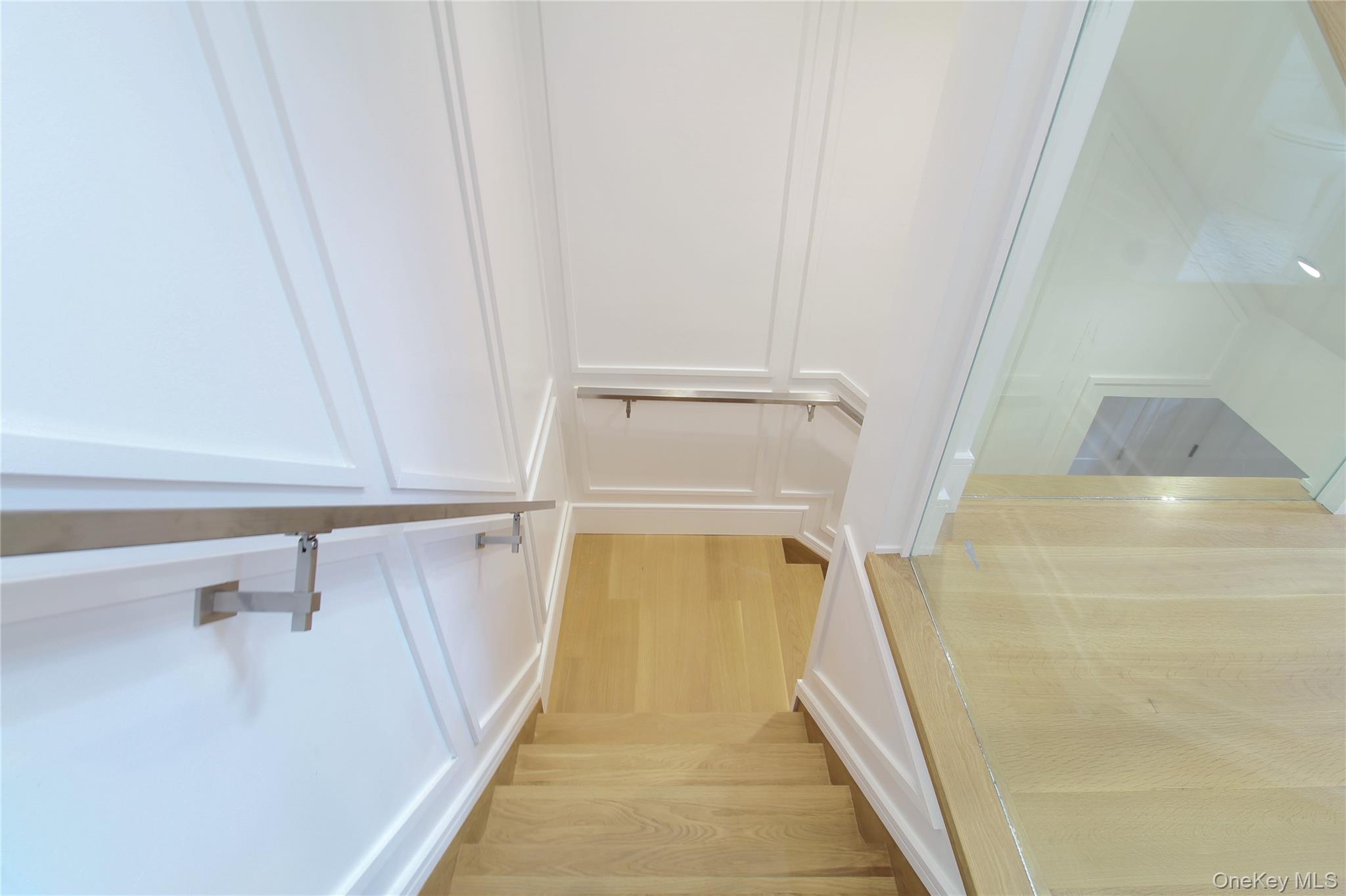 8 Sealy Drive, Lawrence, NY 11559