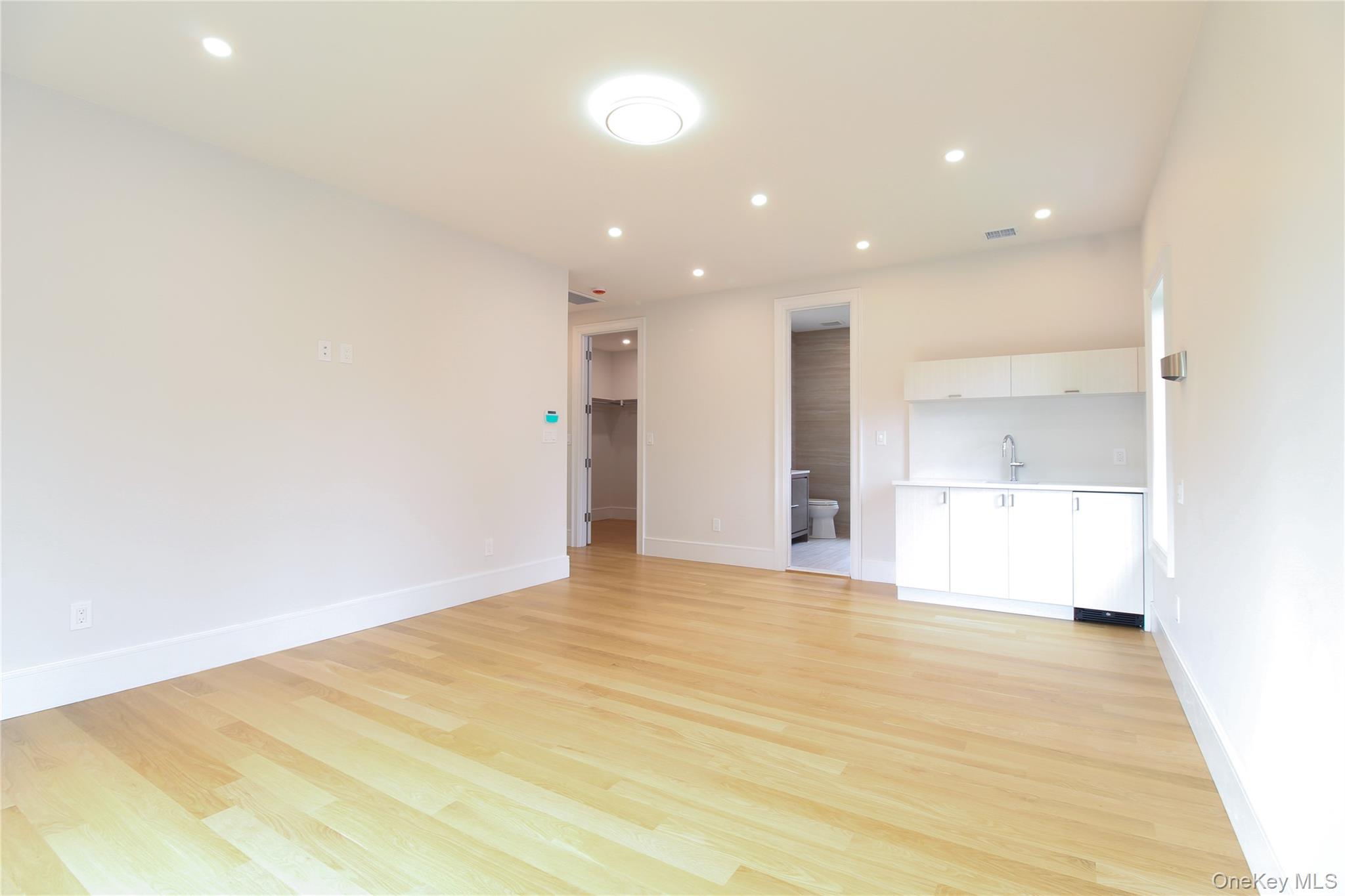 8 Sealy Drive, Lawrence, NY 11559