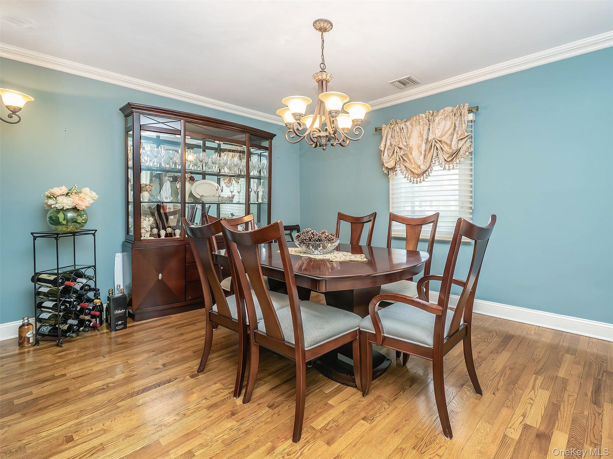 114 Dorset Avenue, Albertson, NY 11507