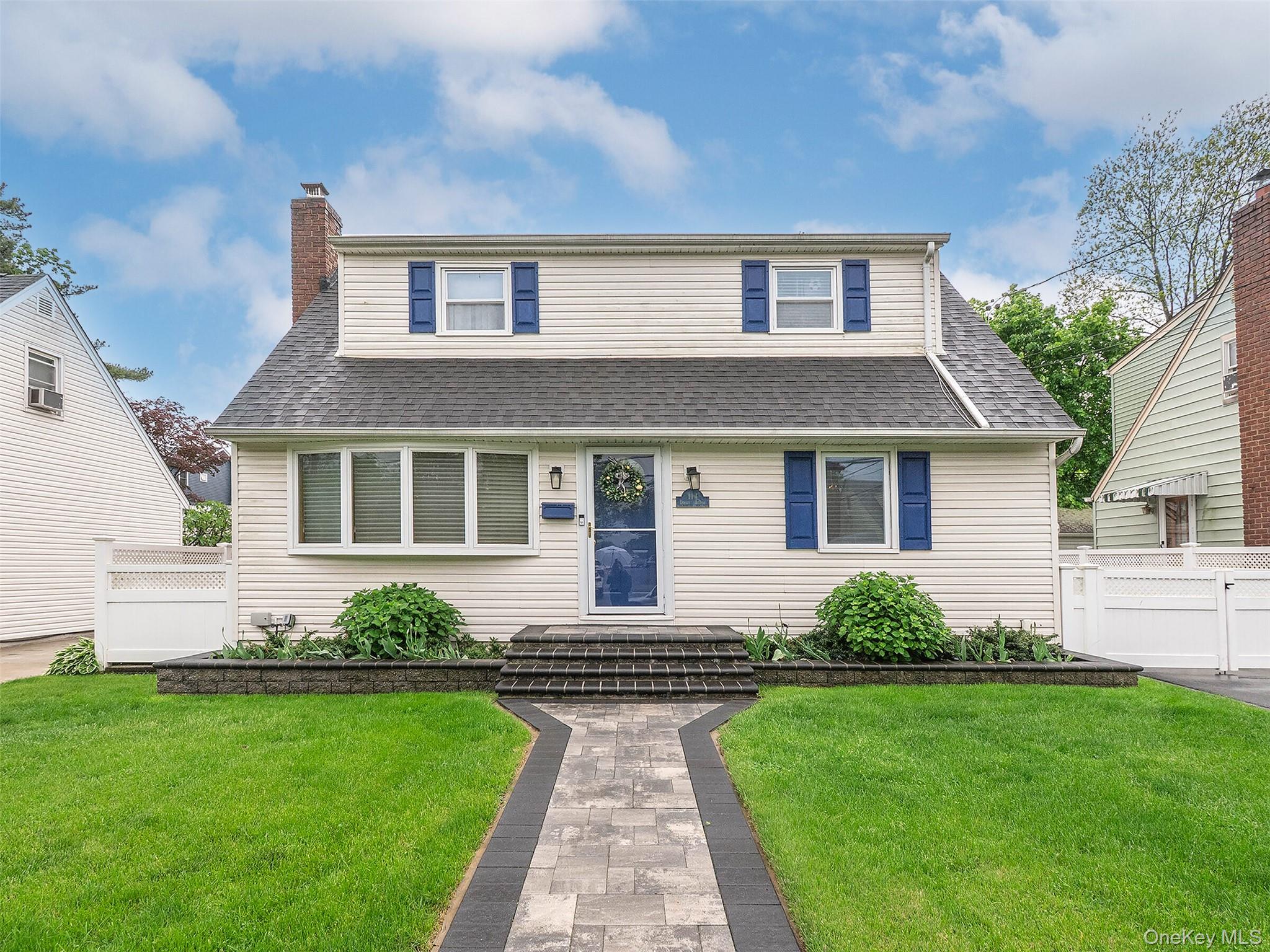 114 Dorset Avenue, Albertson, NY 11507