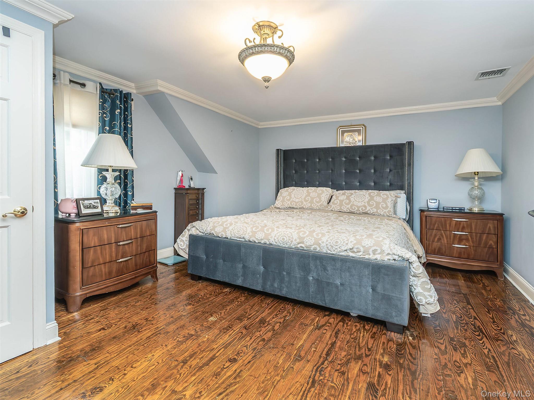 114 Dorset Avenue, Albertson, NY 11507