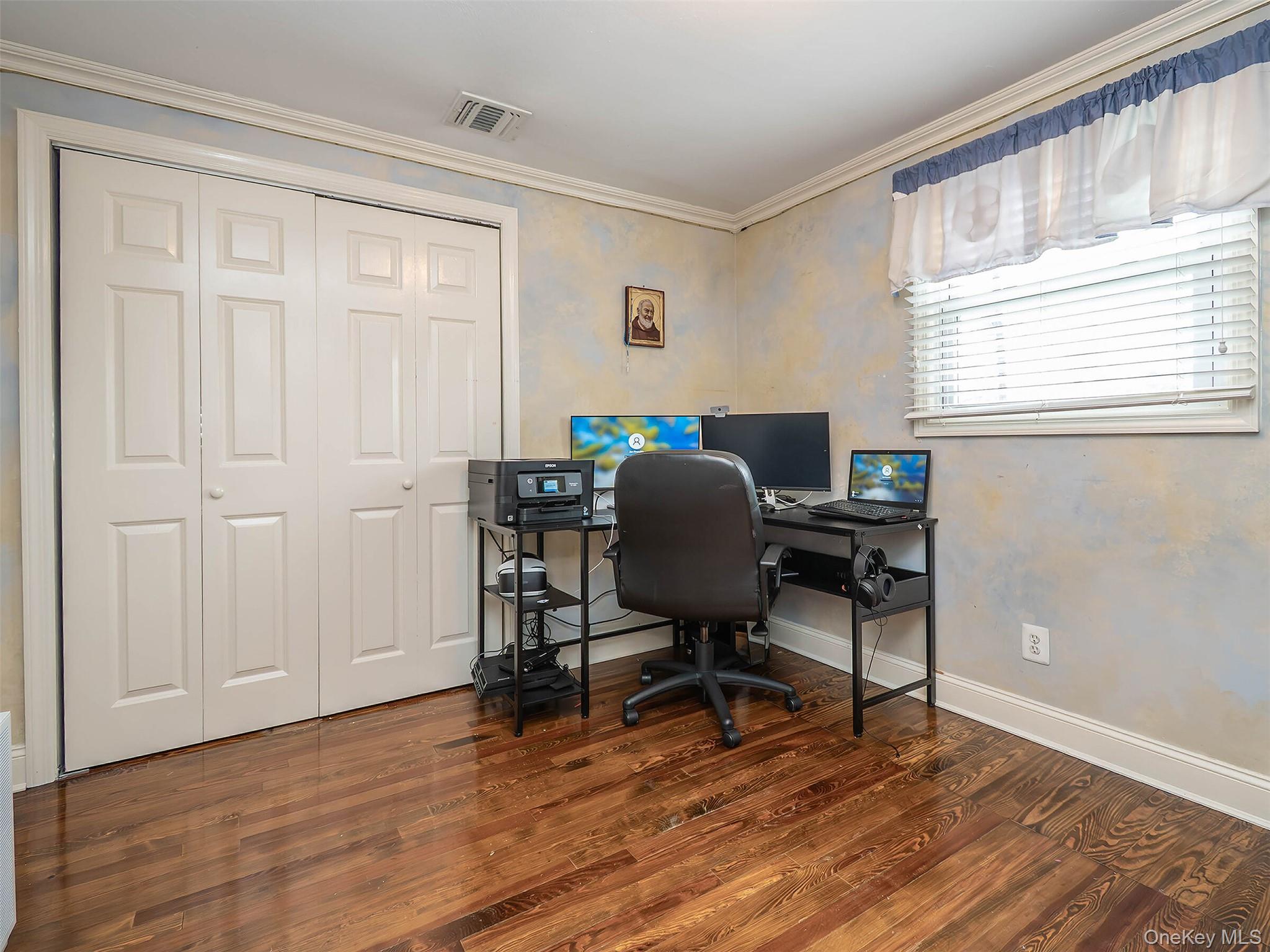 114 Dorset Avenue, Albertson, NY 11507