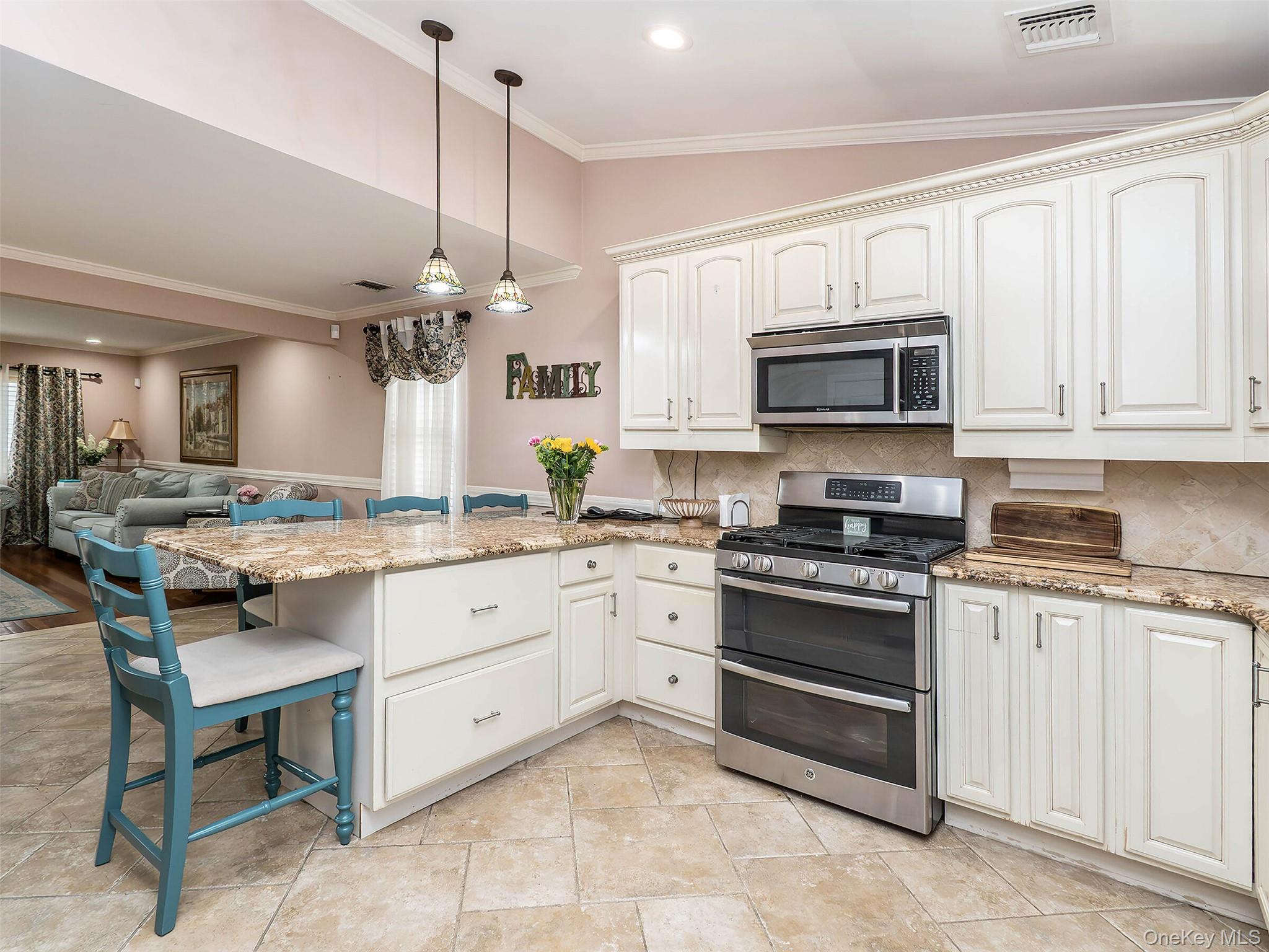 114 Dorset Avenue, Albertson, NY 11507