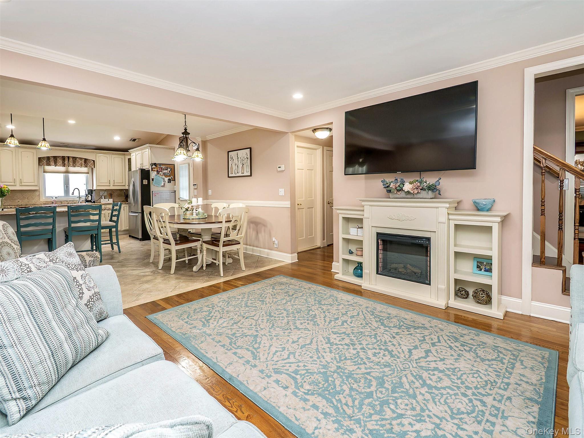 114 Dorset Avenue, Albertson, NY 11507