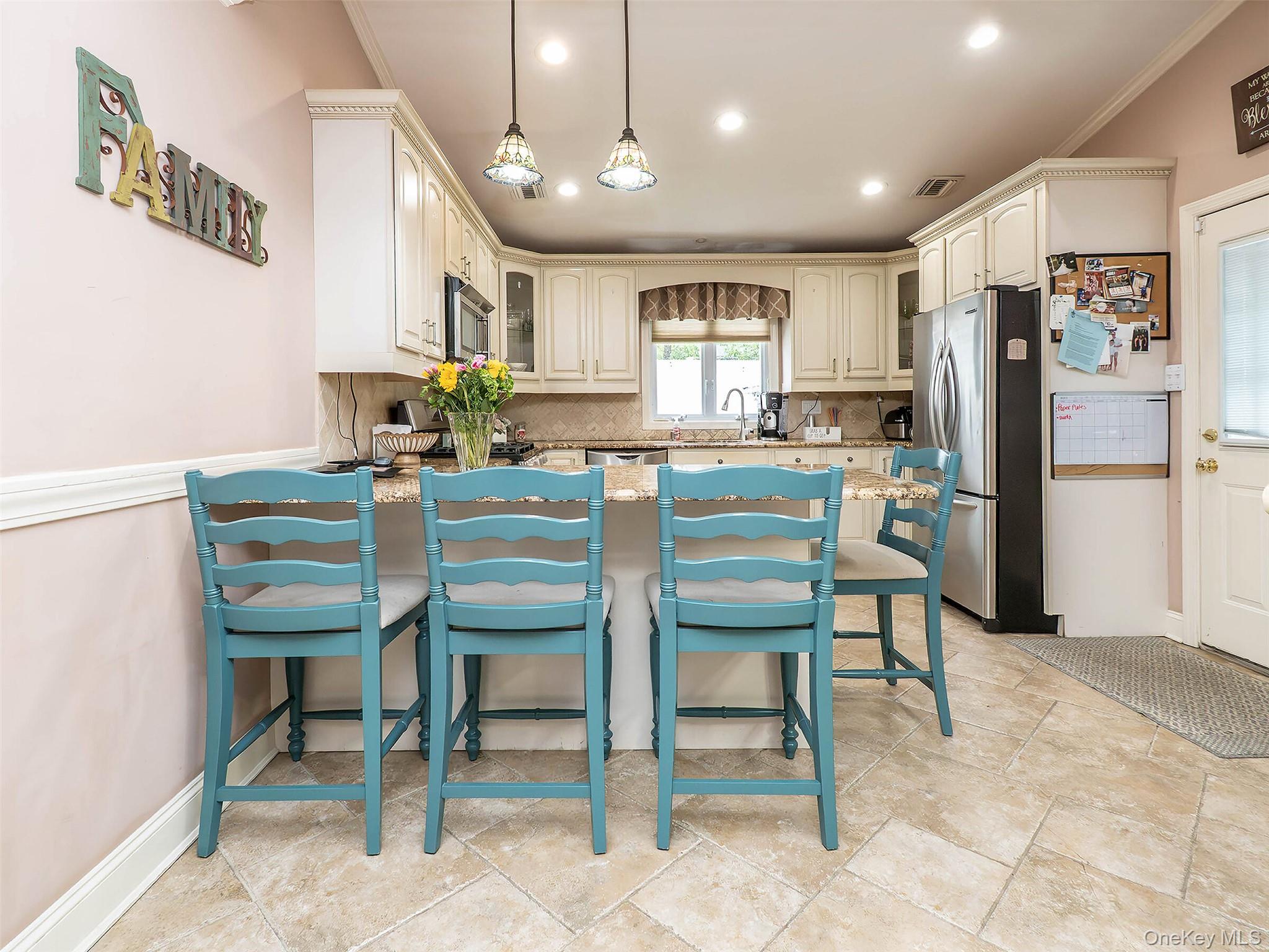 114 Dorset Avenue, Albertson, NY 11507