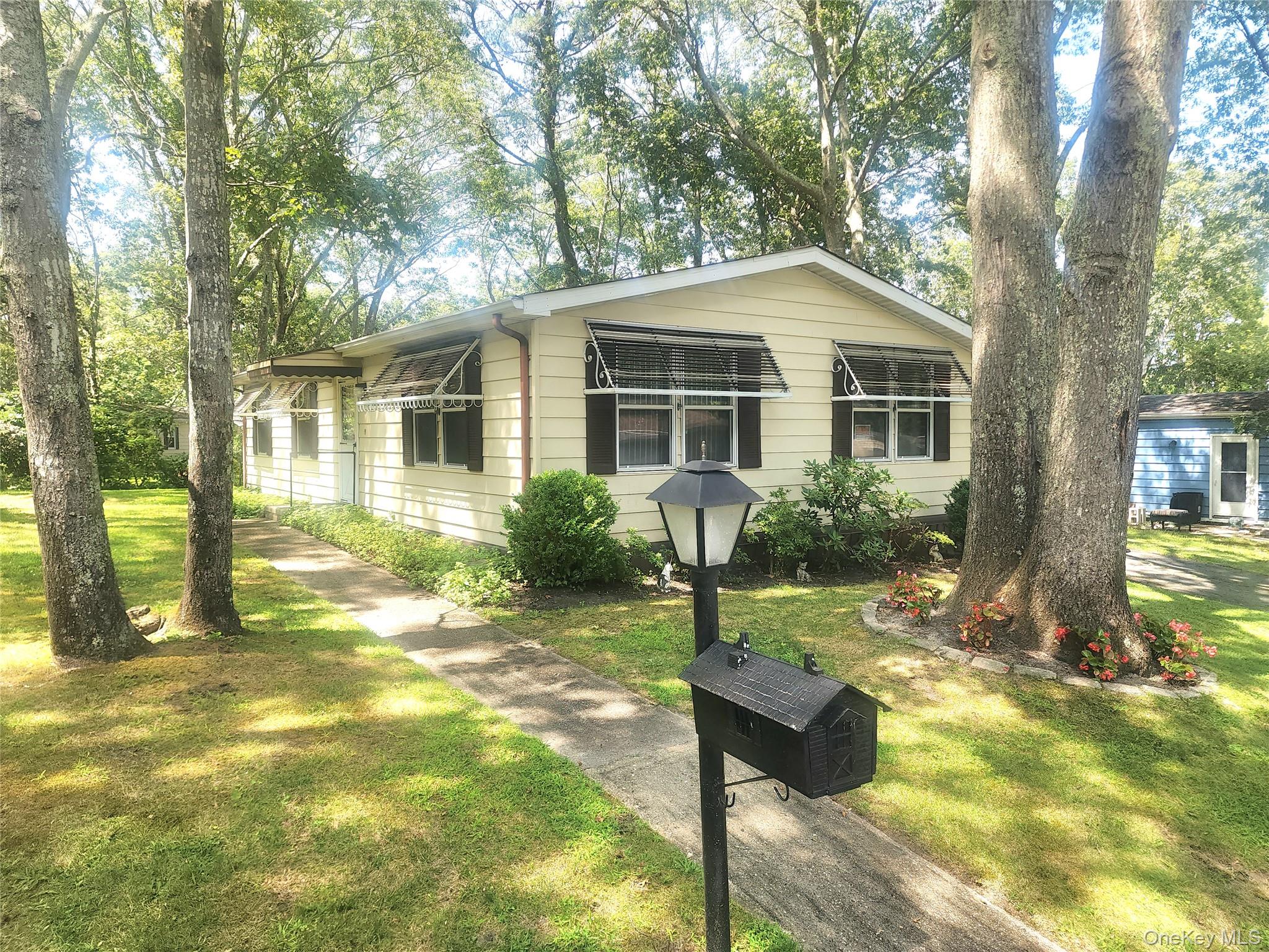 525 Riverleigh Avenue # 145, Riverhead, NY 11901