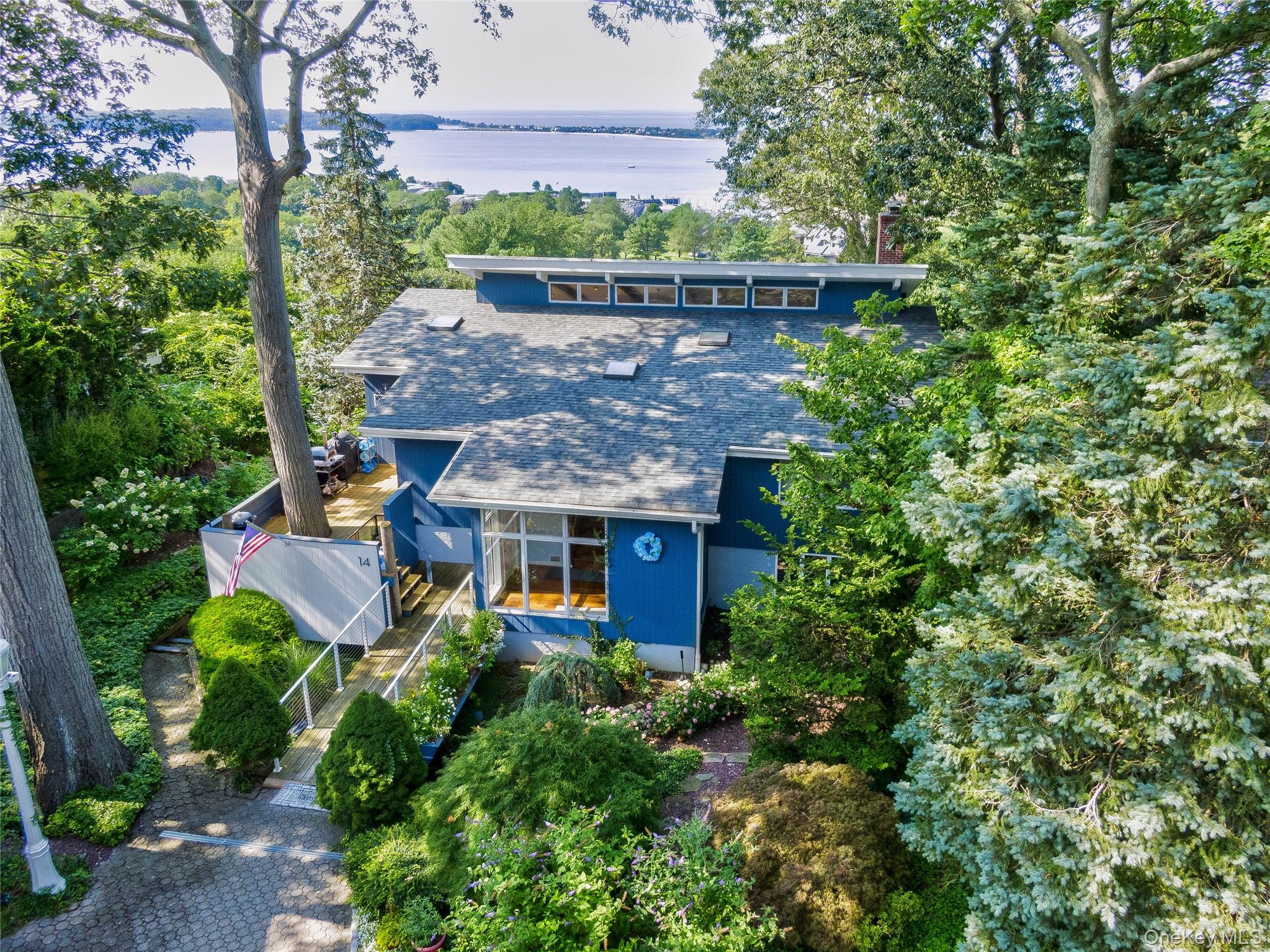 14 Mariners Lane, Northport, NY 11768