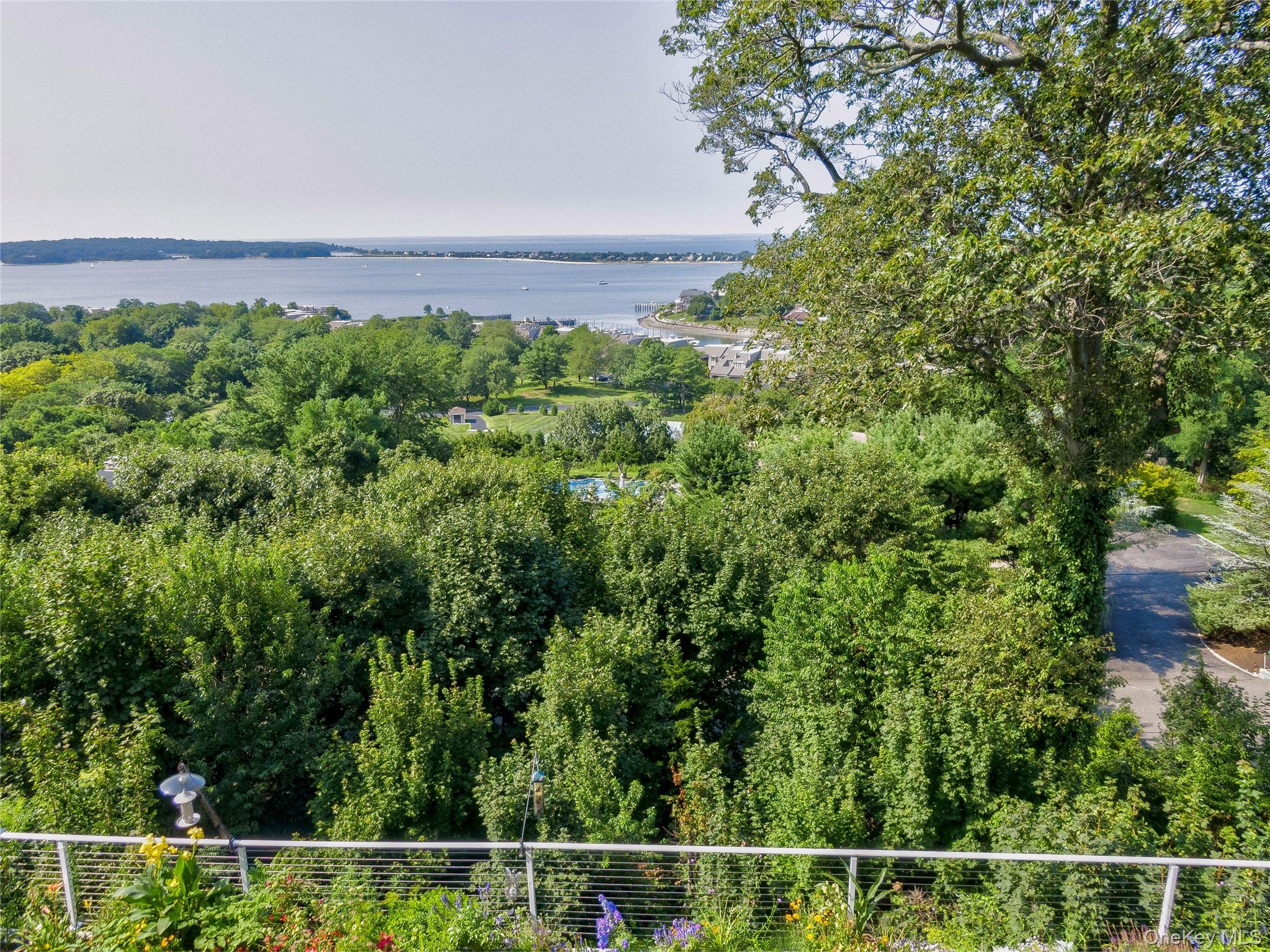 14 Mariners Lane, Northport, NY 11768