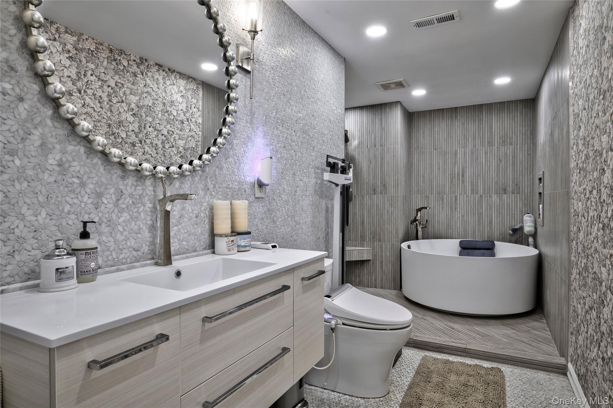 14 Mariners Lane, Northport, NY 11768