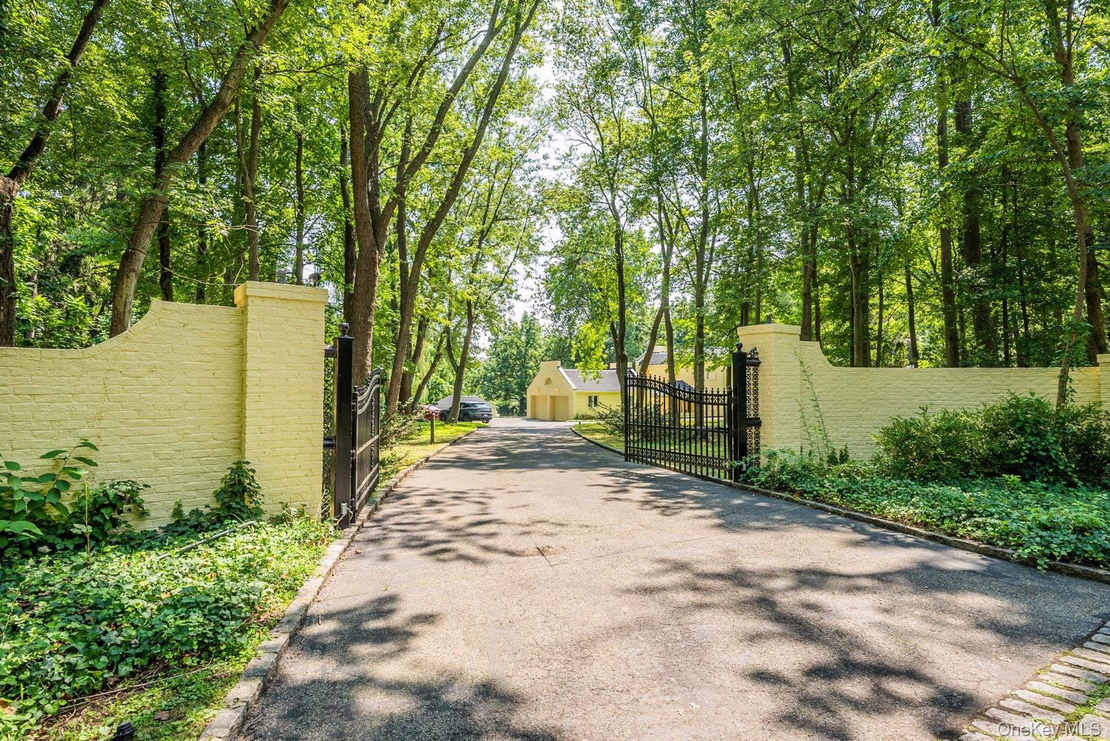 530 S Centre Island Road, Oyster Bay, NY 11771