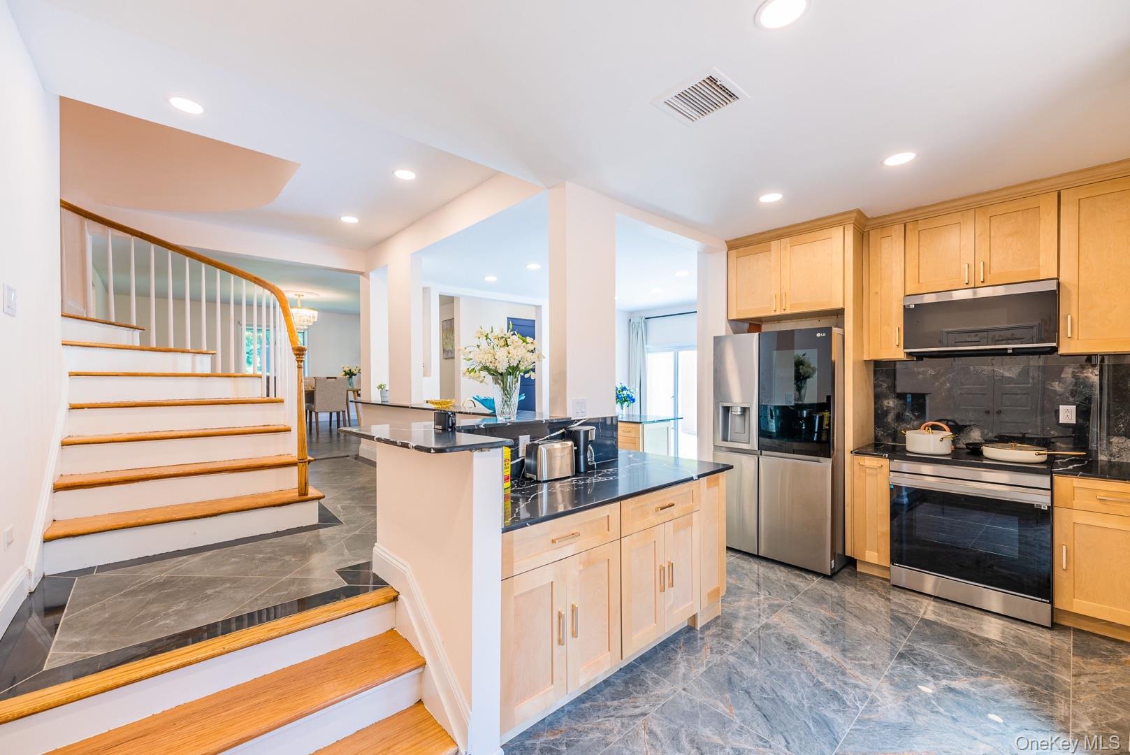 530 S Centre Island Road, Oyster Bay, NY 11771