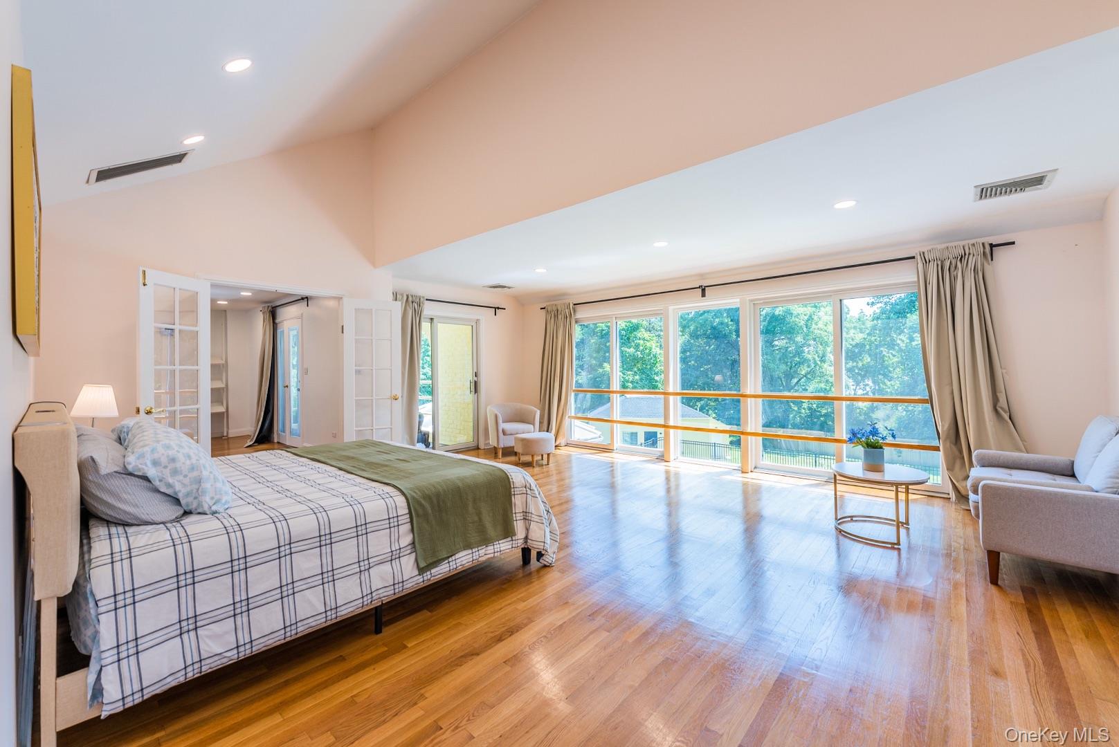 530 S Centre Island Road, Oyster Bay, NY 11771