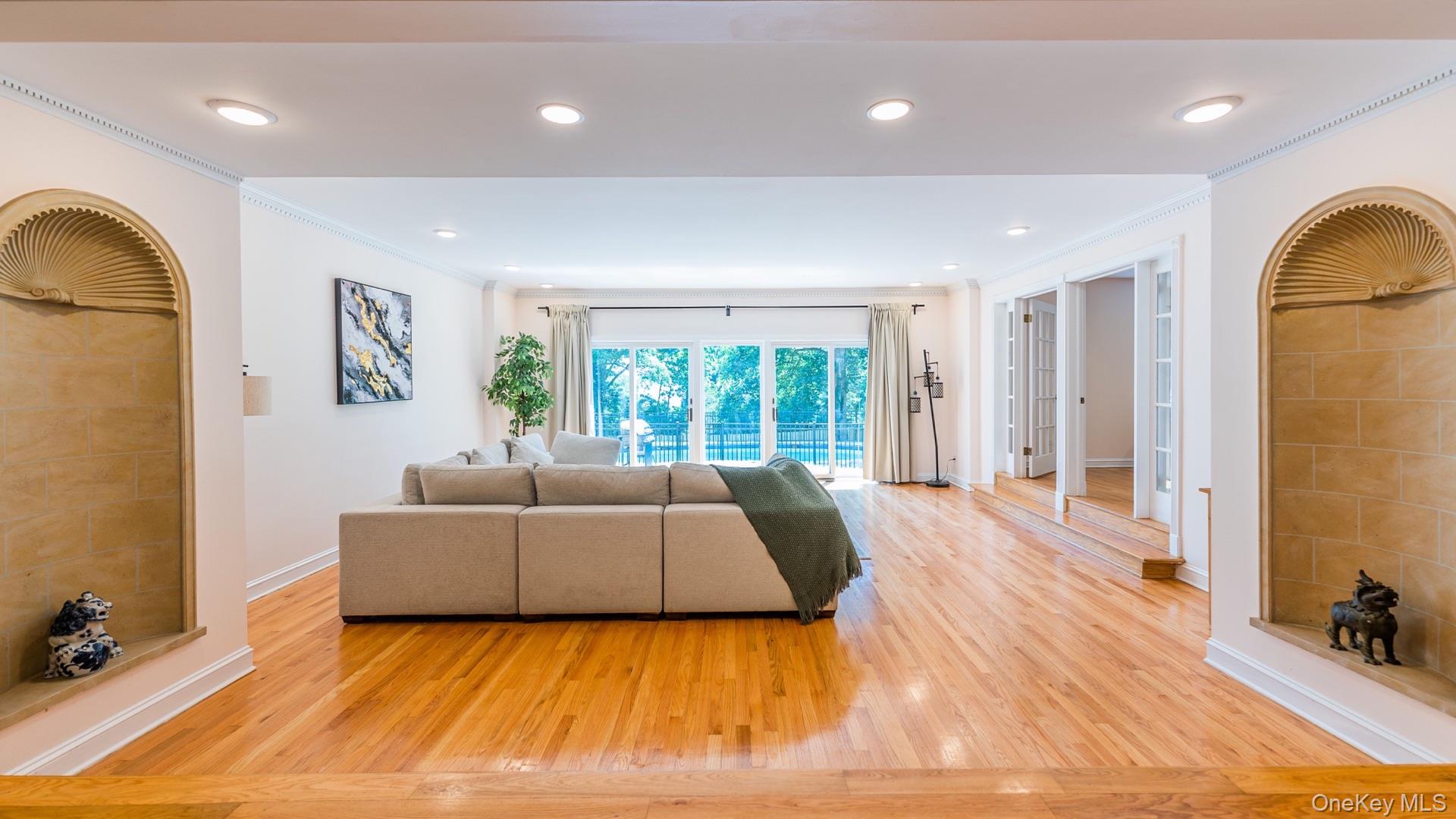 530 S Centre Island Road, Oyster Bay, NY 11771