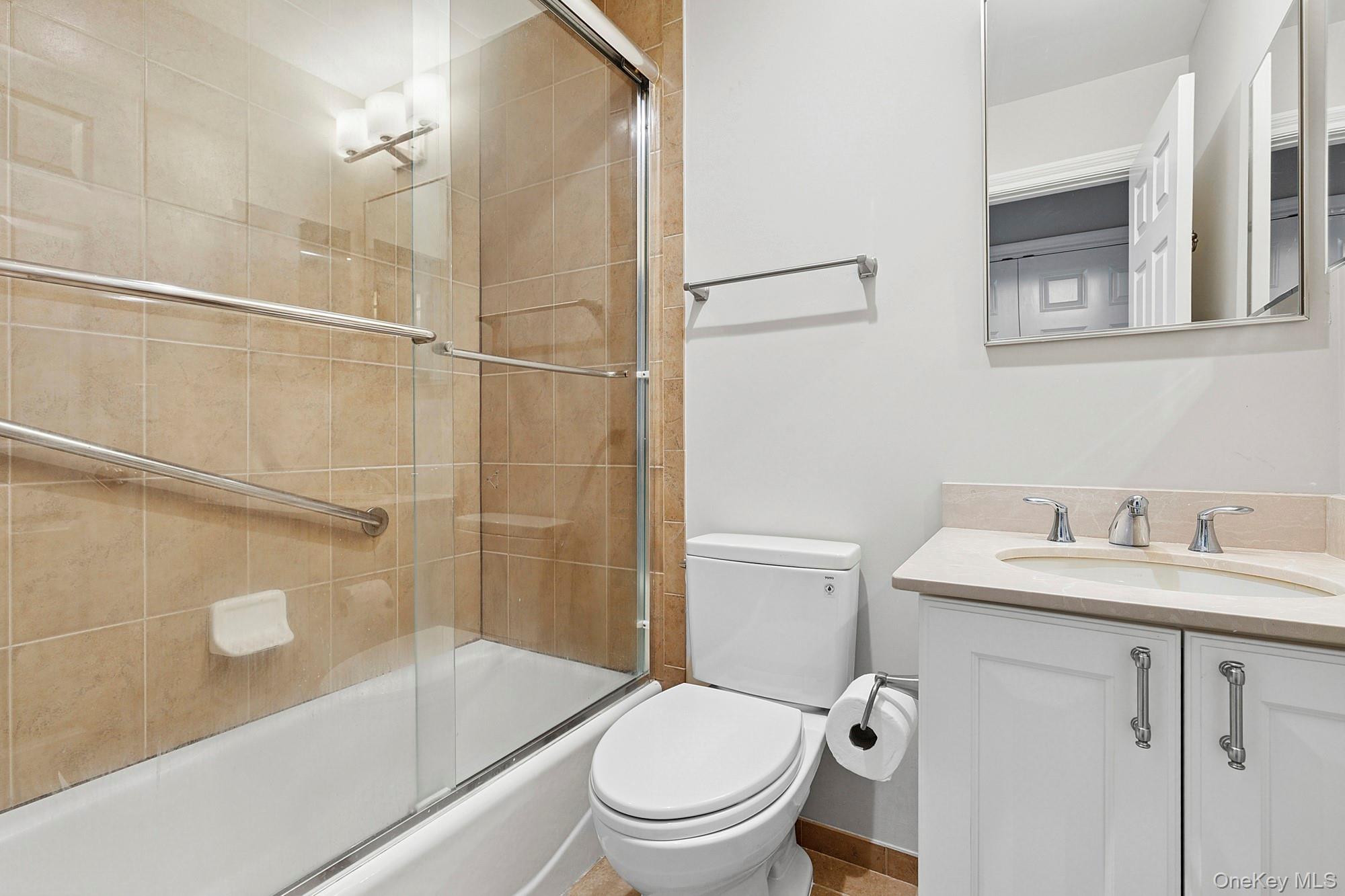 106 Morris Avenue # 8, Rockville Centre, NY 11570