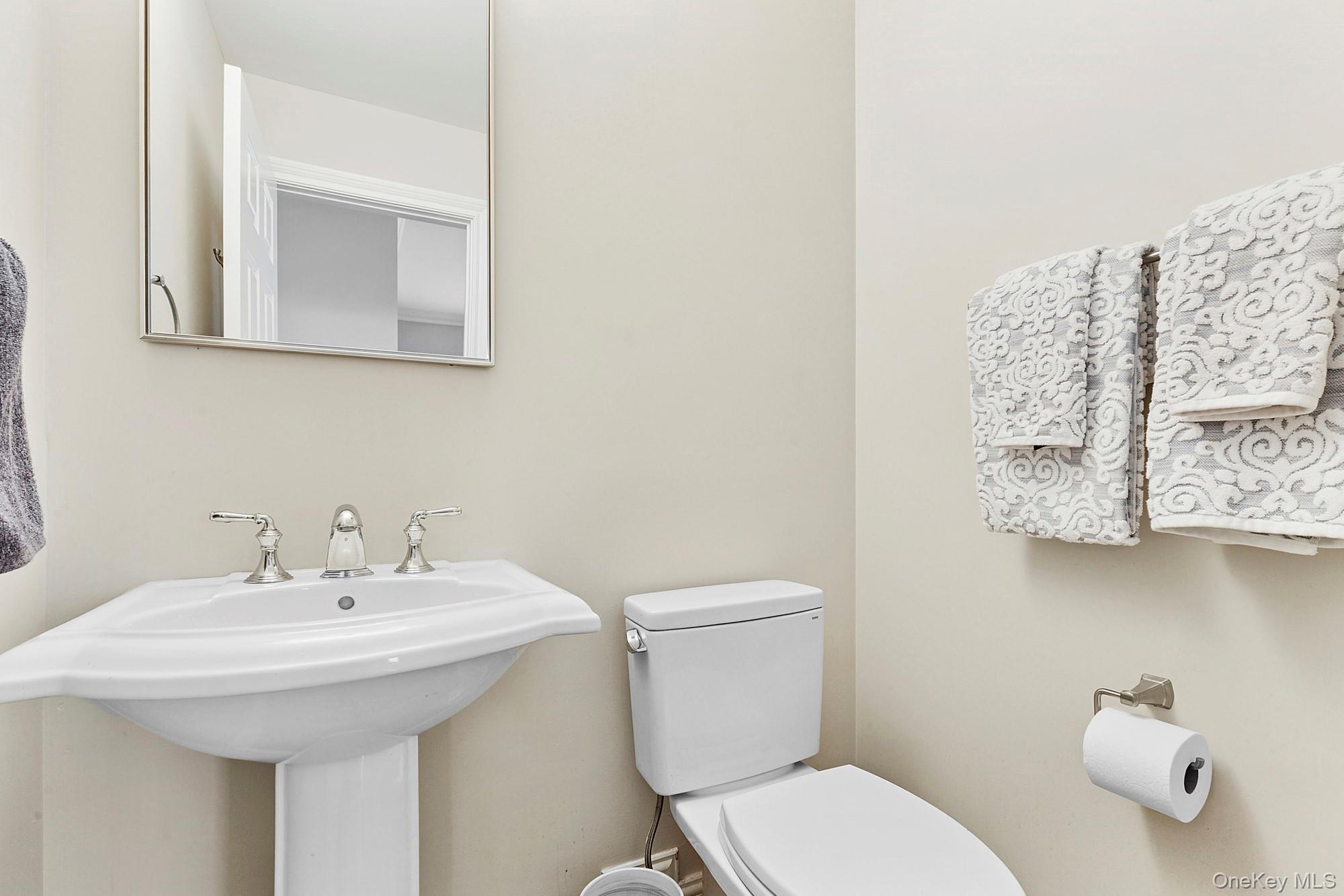 106 Morris Avenue # 8, Rockville Centre, NY 11570