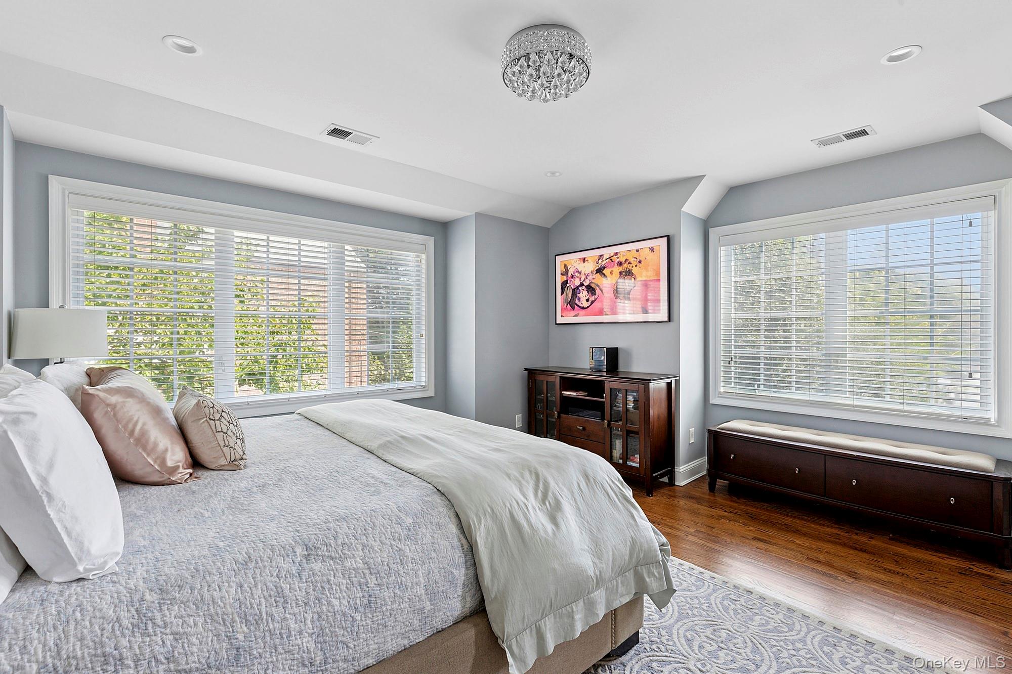 106 Morris Avenue # 8, Rockville Centre, NY 11570