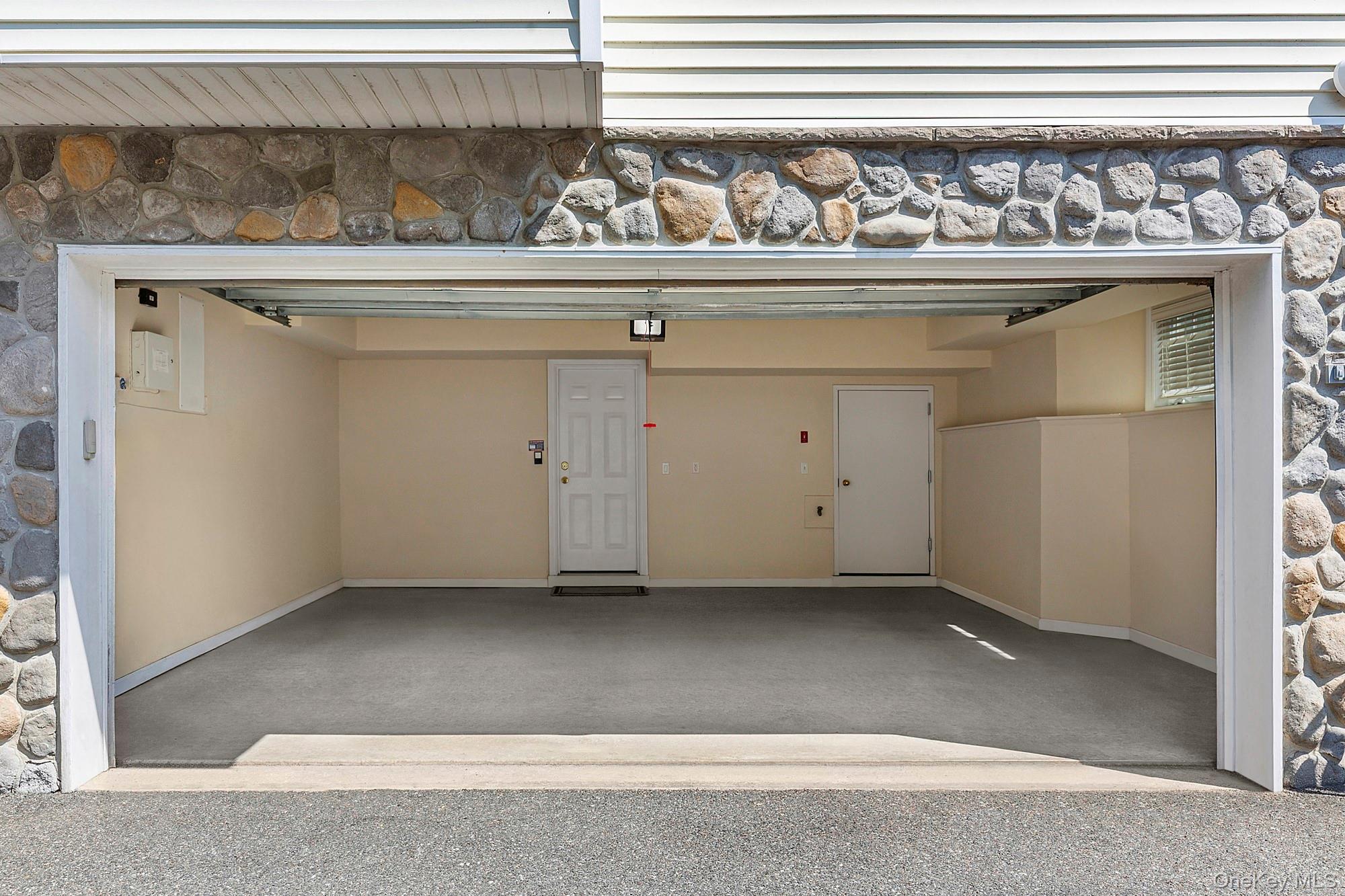 106 Morris Avenue # 8, Rockville Centre, NY 11570