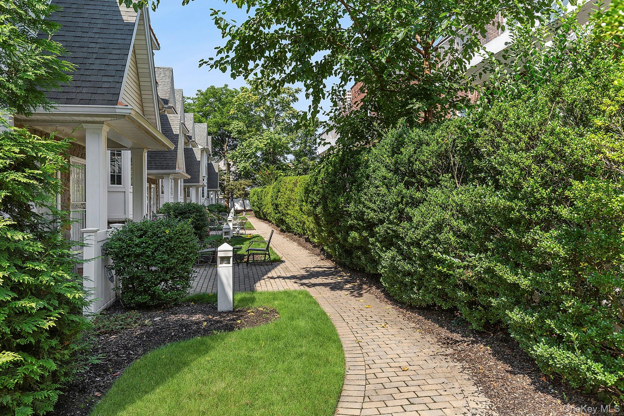 106 Morris Avenue # 8, Rockville Centre, NY 11570