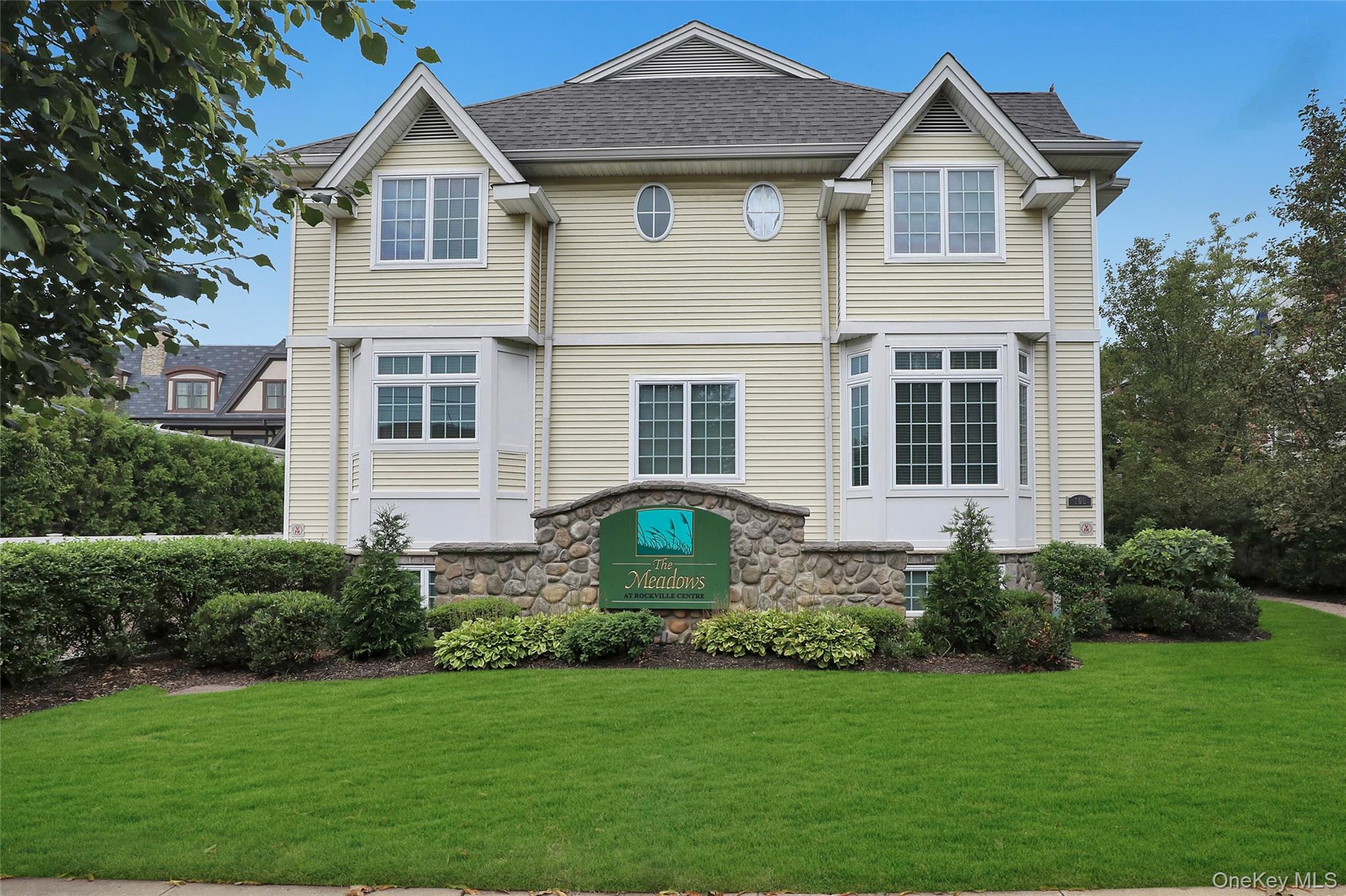 106 Morris Avenue # 8, Rockville Centre, NY 11570