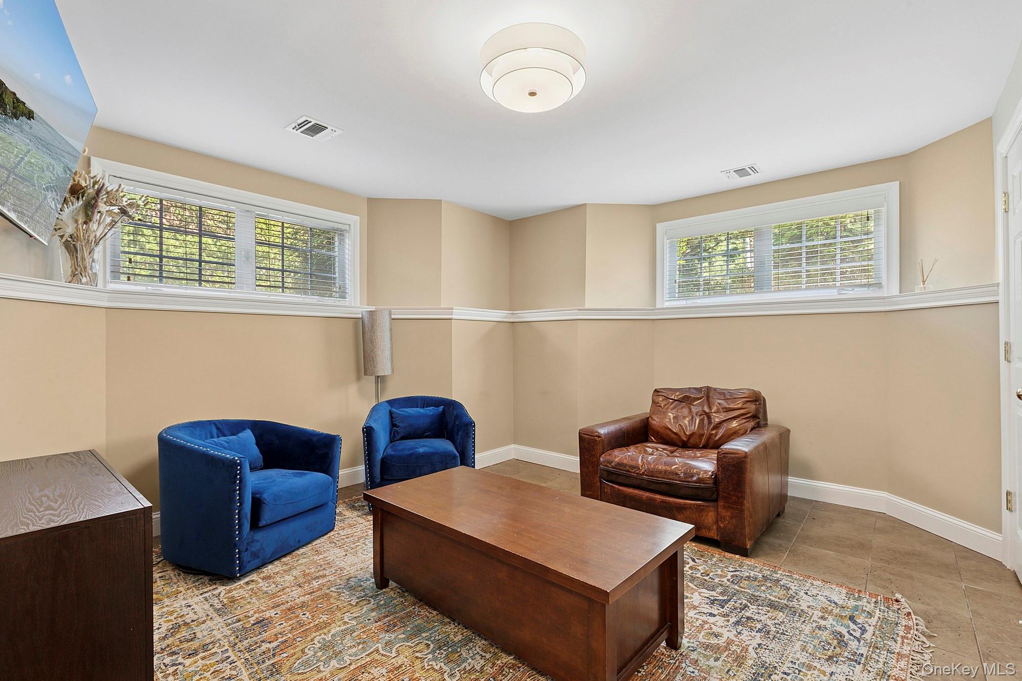 106 Morris Avenue # 8, Rockville Centre, NY 11570