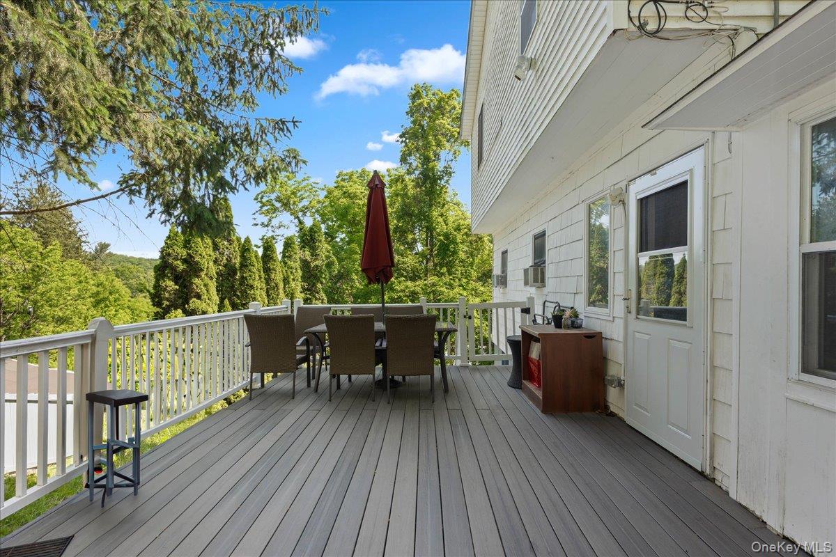 398 E Main Street, Jefferson Valley, NY 10535