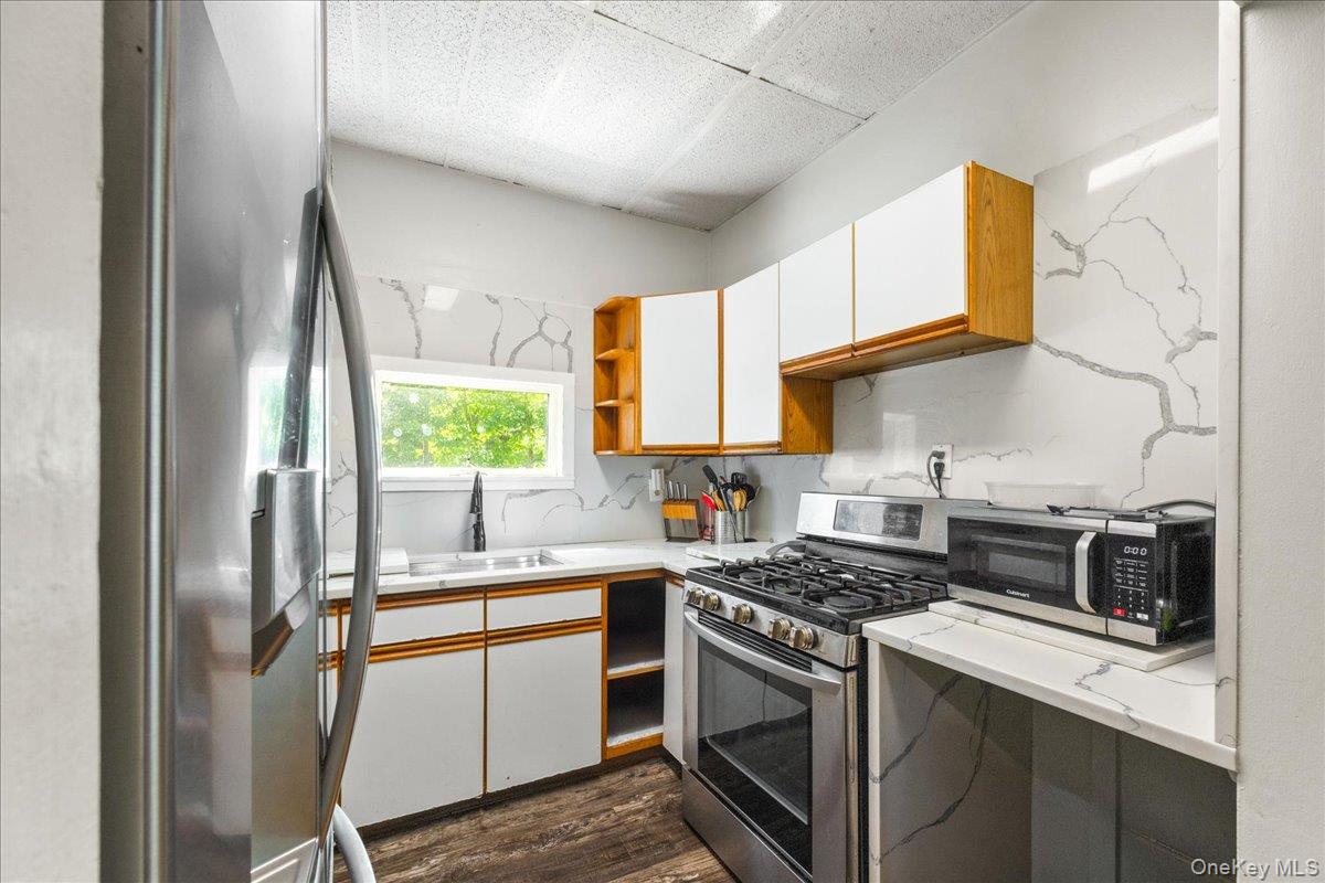 398 E Main Street, Jefferson Valley, NY 10535