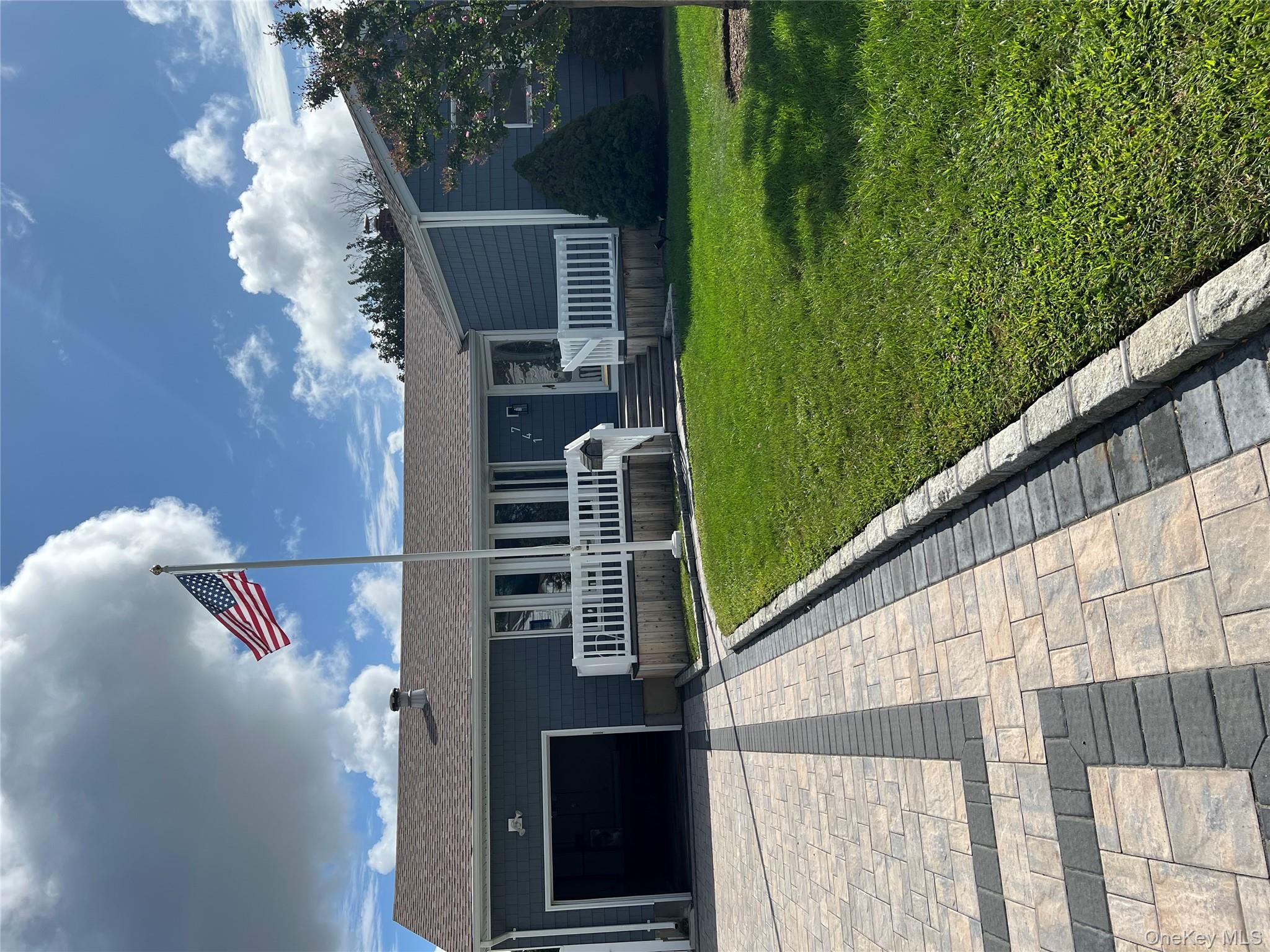 147 W 11th Street, Deer Park, NY 11729