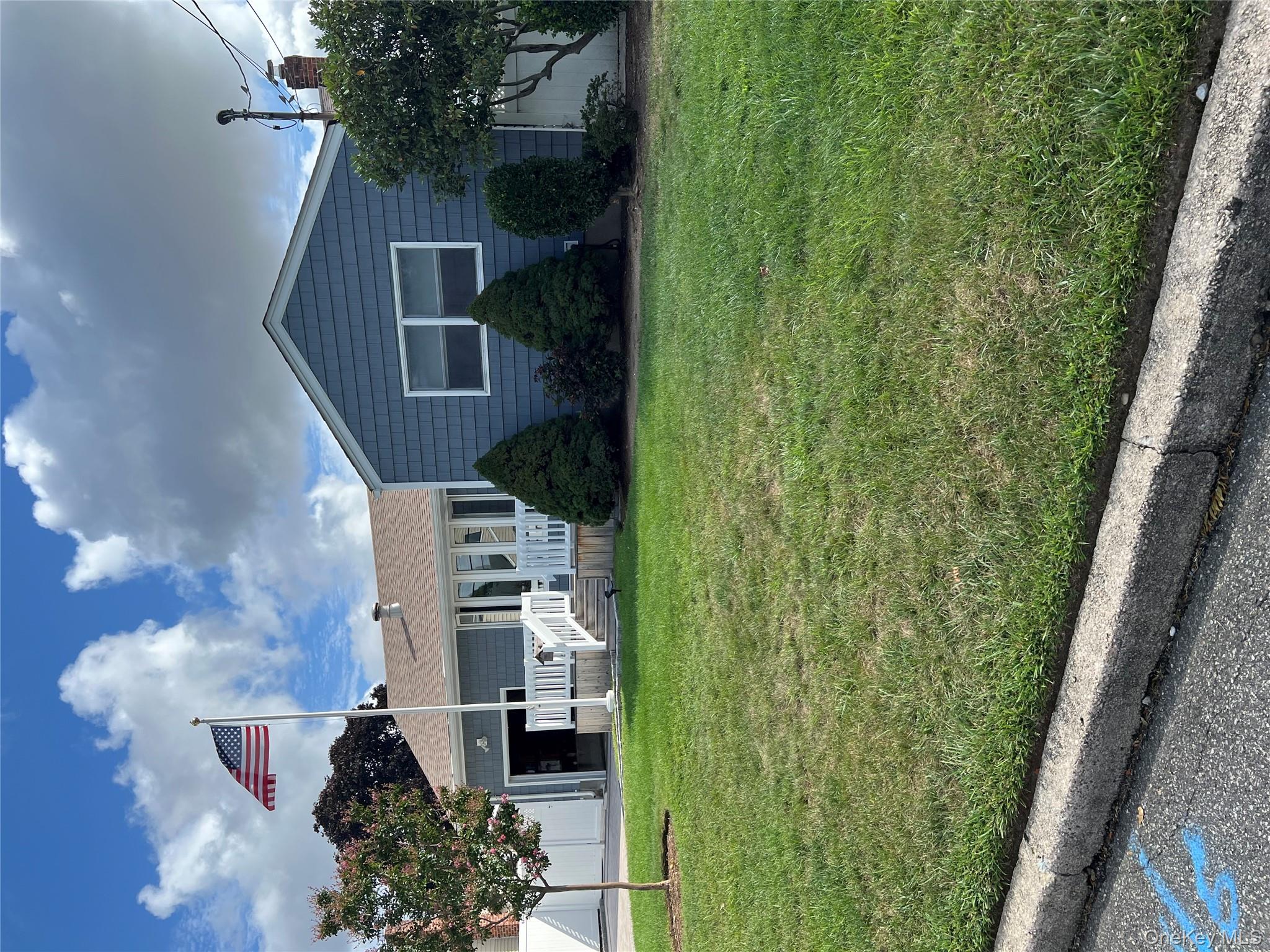 147 W 11th Street, Deer Park, NY 11729