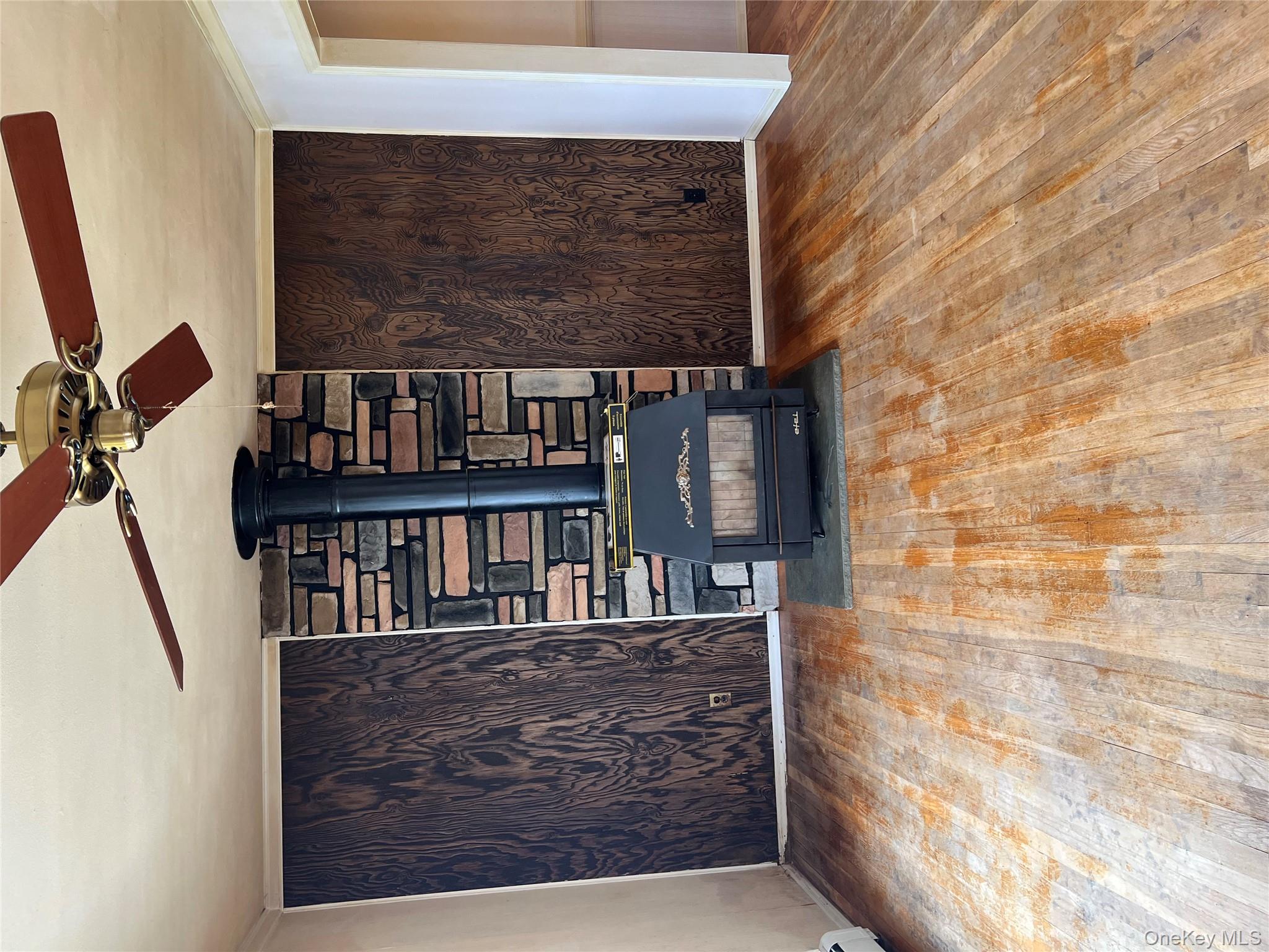 147 W 11th Street, Deer Park, NY 11729