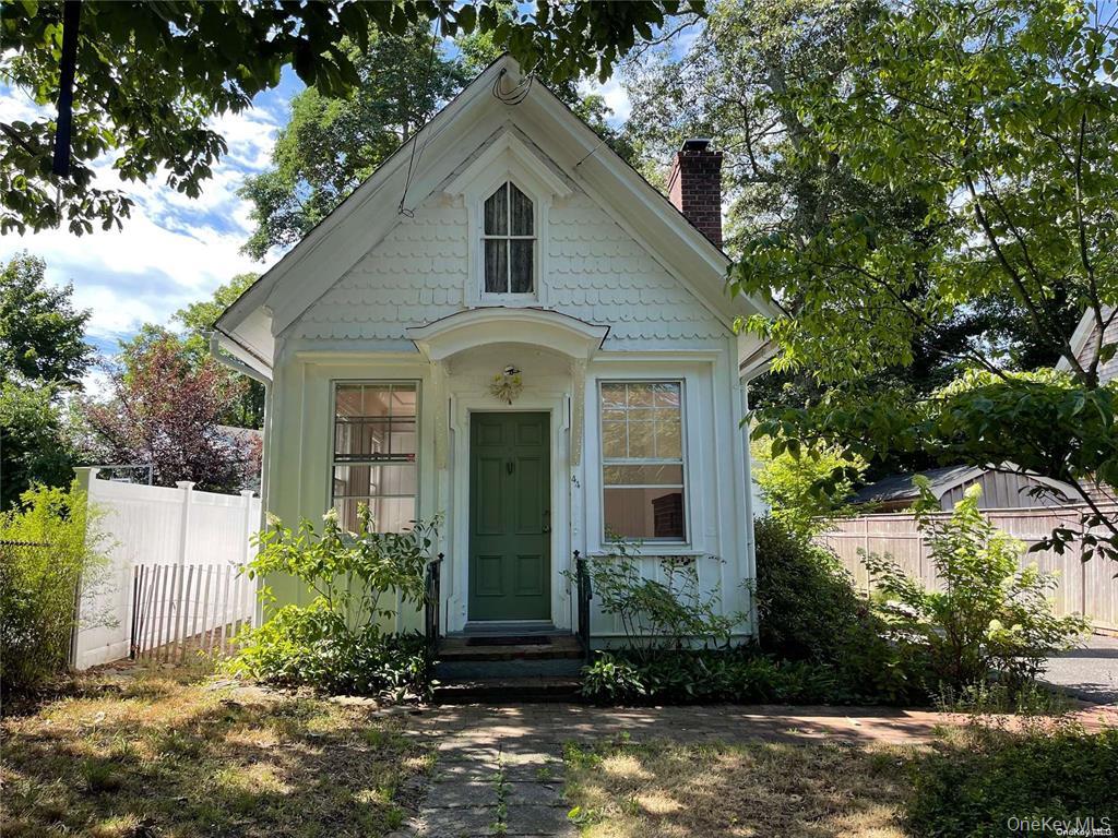 44 Cedar Street, Stony Brook, NY 11790