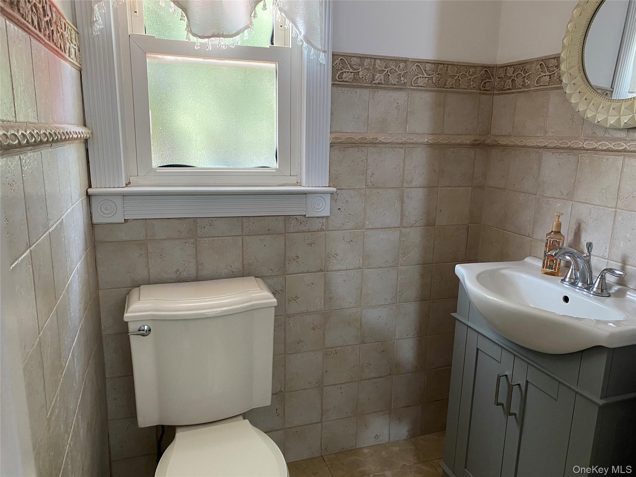 3937 John Lane, Seaford, NY 11783