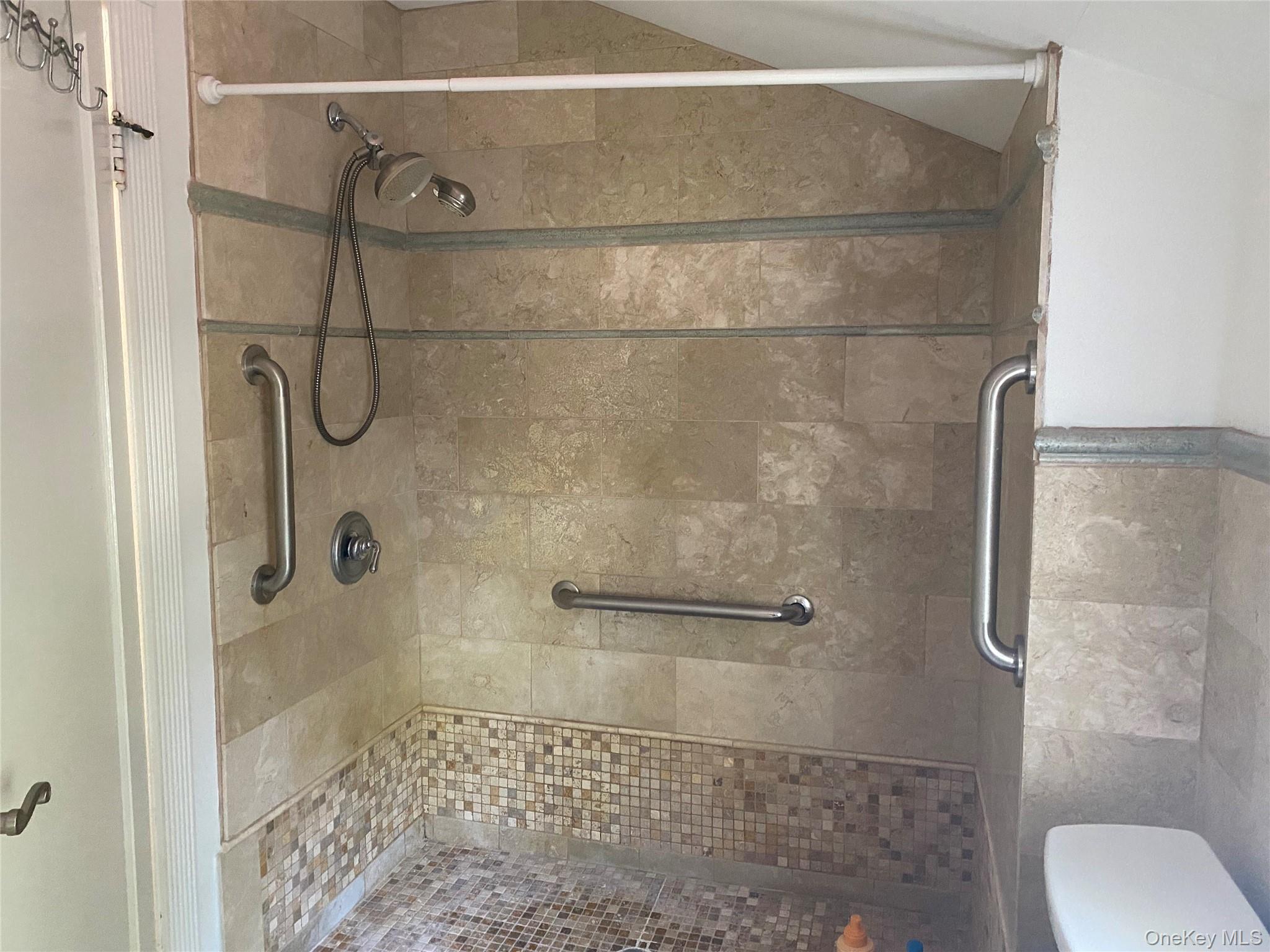 3937 John Lane, Seaford, NY 11783