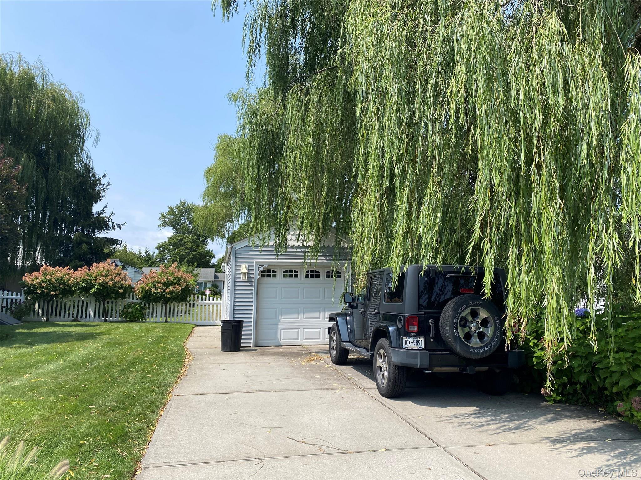 3937 John Lane, Seaford, NY 11783