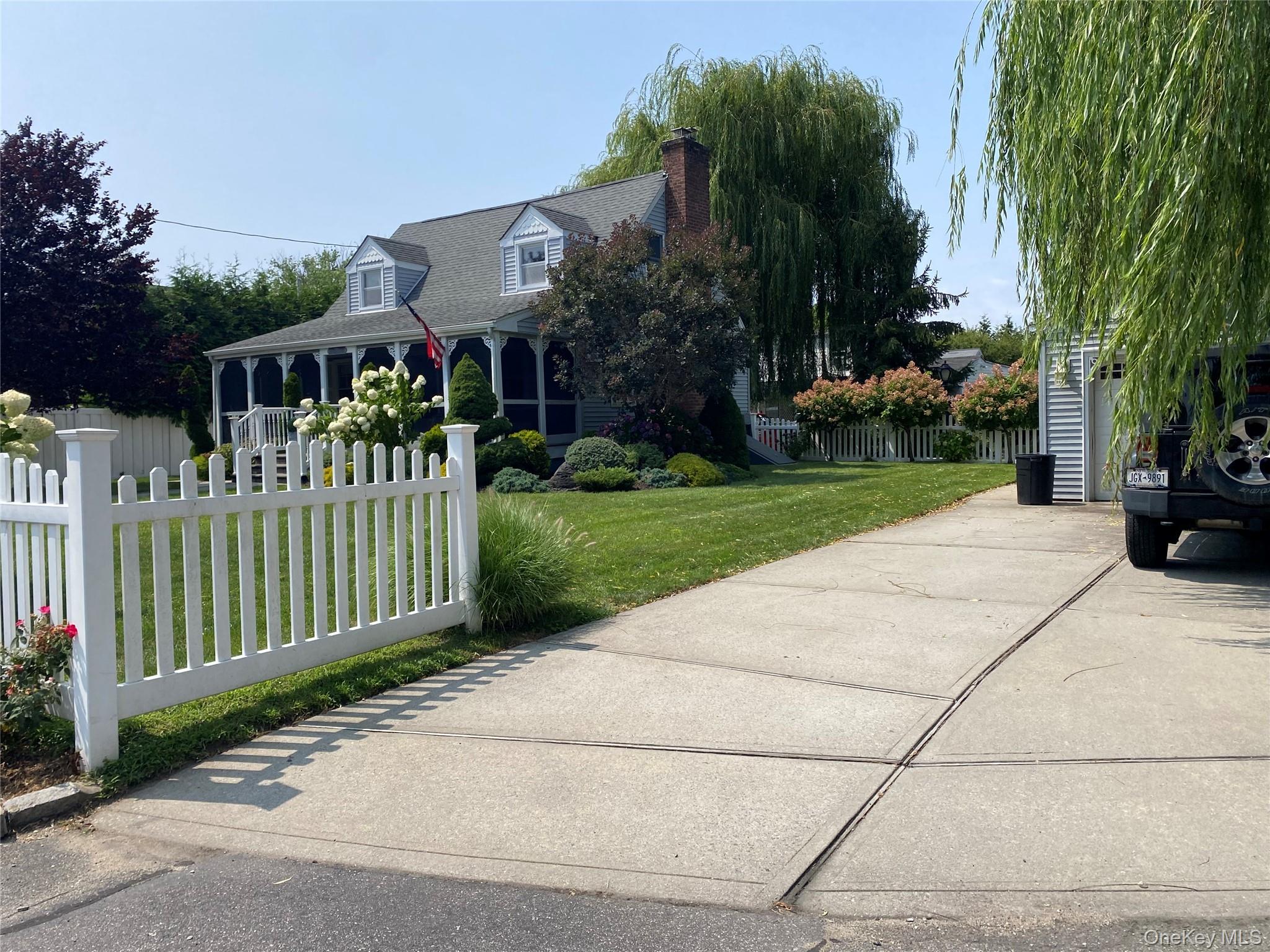 3937 John Lane, Seaford, NY 11783