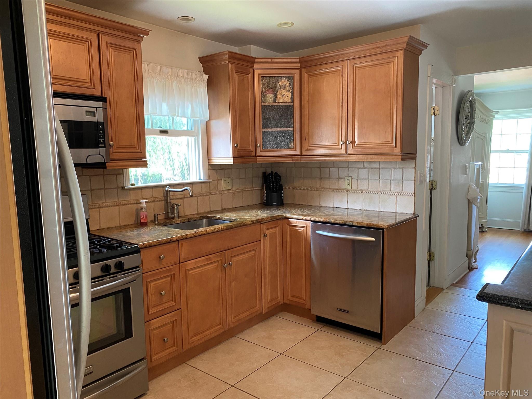 3937 John Lane, Seaford, NY 11783