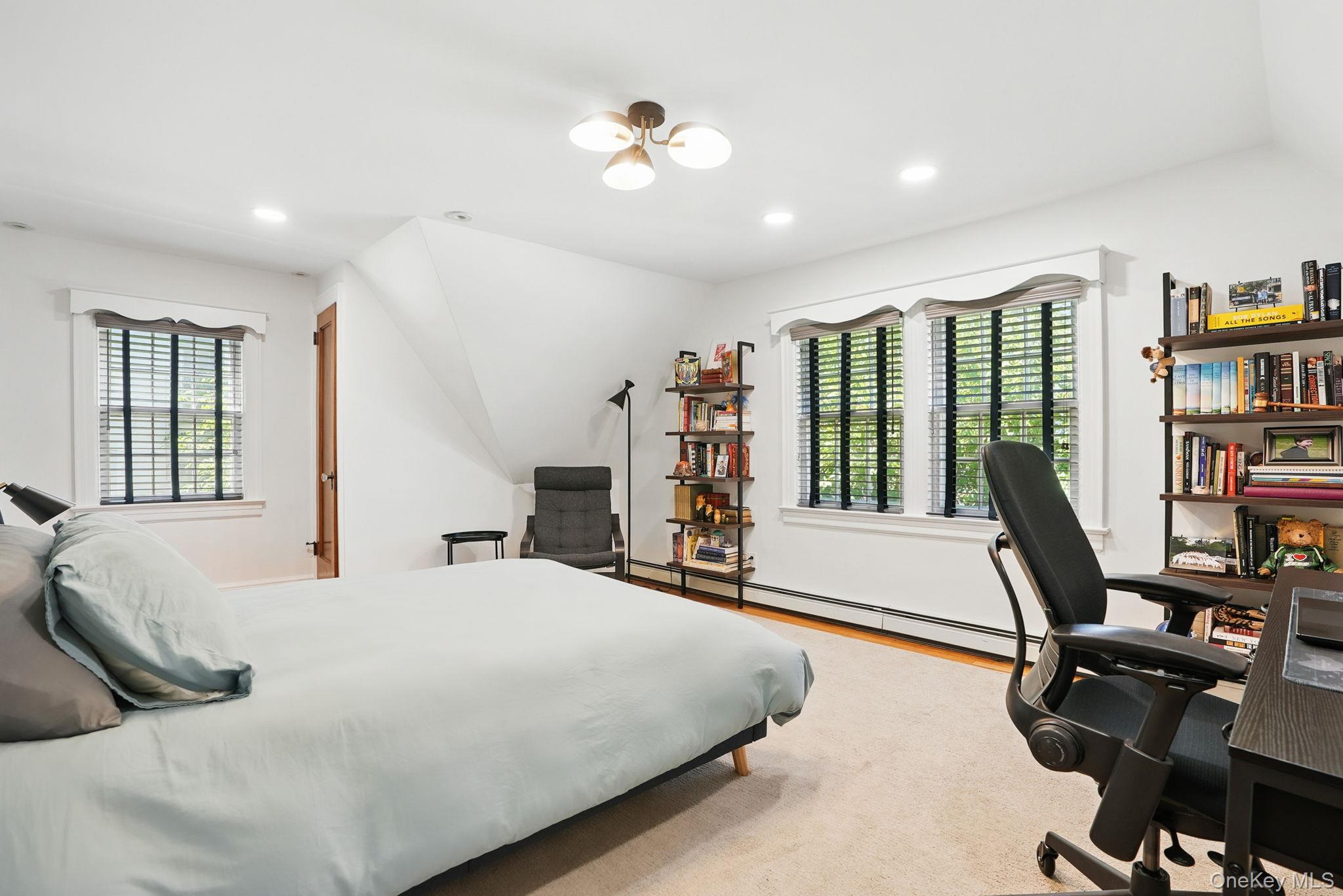 16 Coralyn Road, Scarsdale, NY 10583