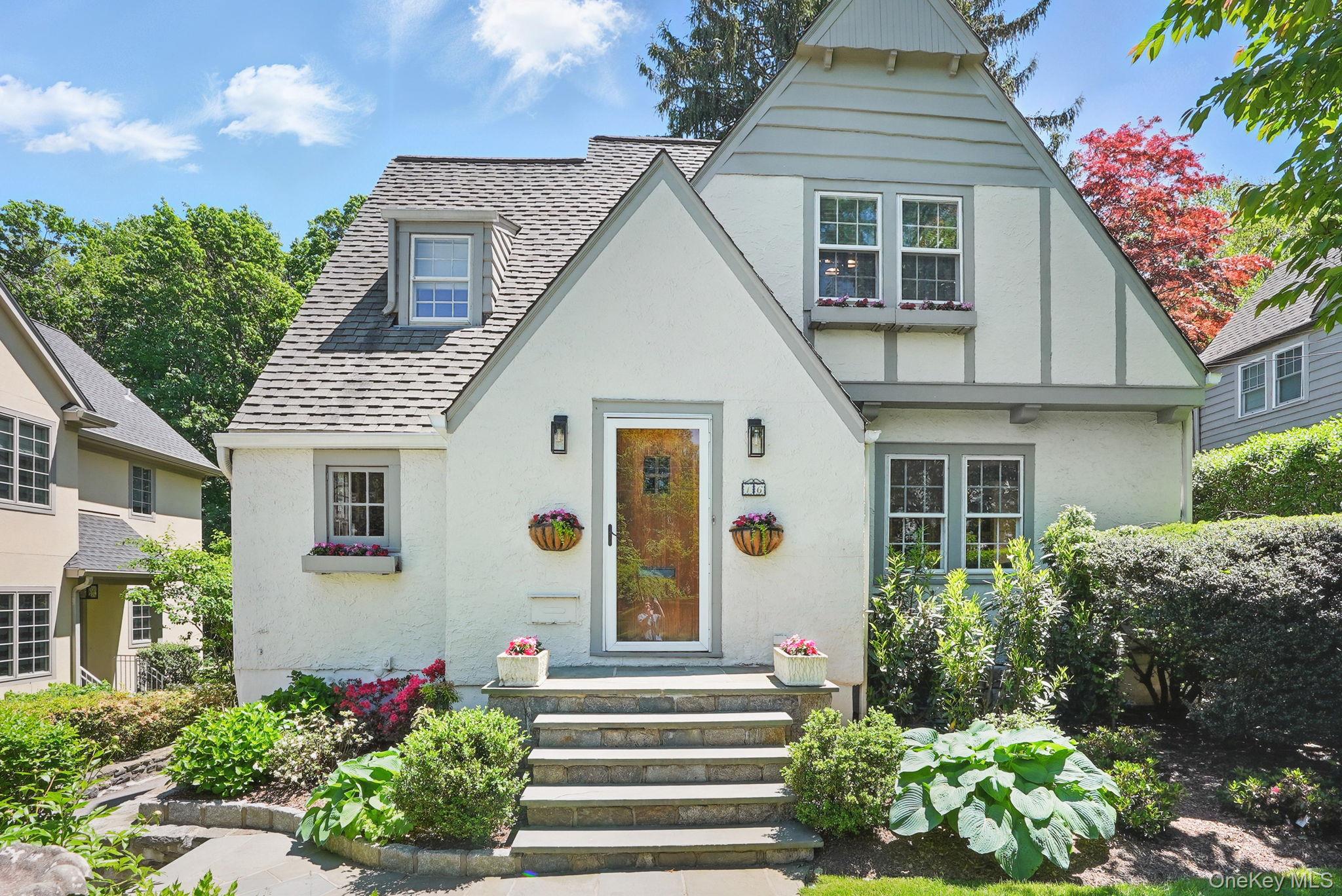 16 Coralyn Road, Scarsdale, NY 10583