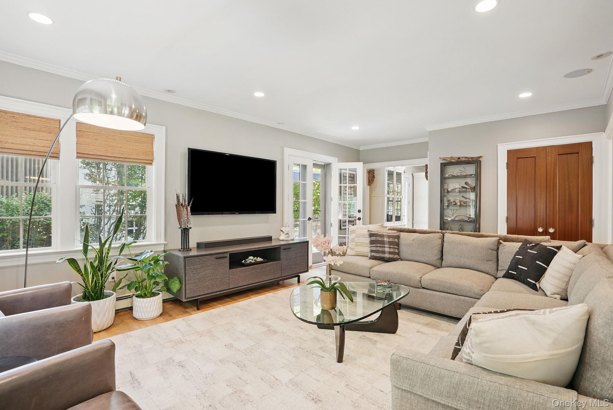 16 Coralyn Road, Scarsdale, NY 10583