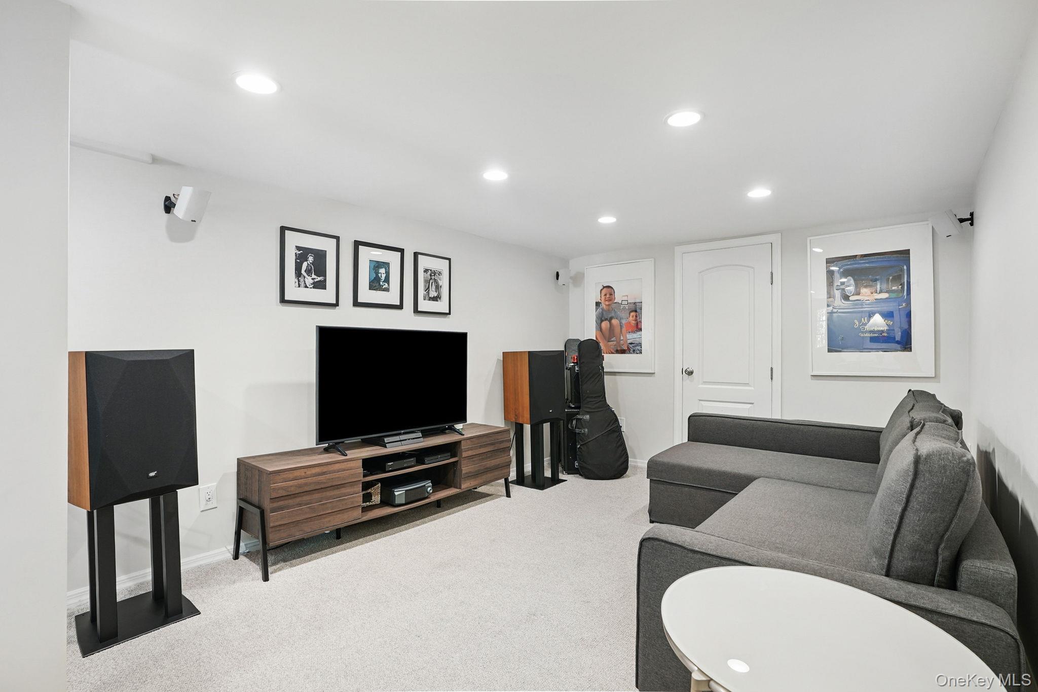 16 Coralyn Road, Scarsdale, NY 10583