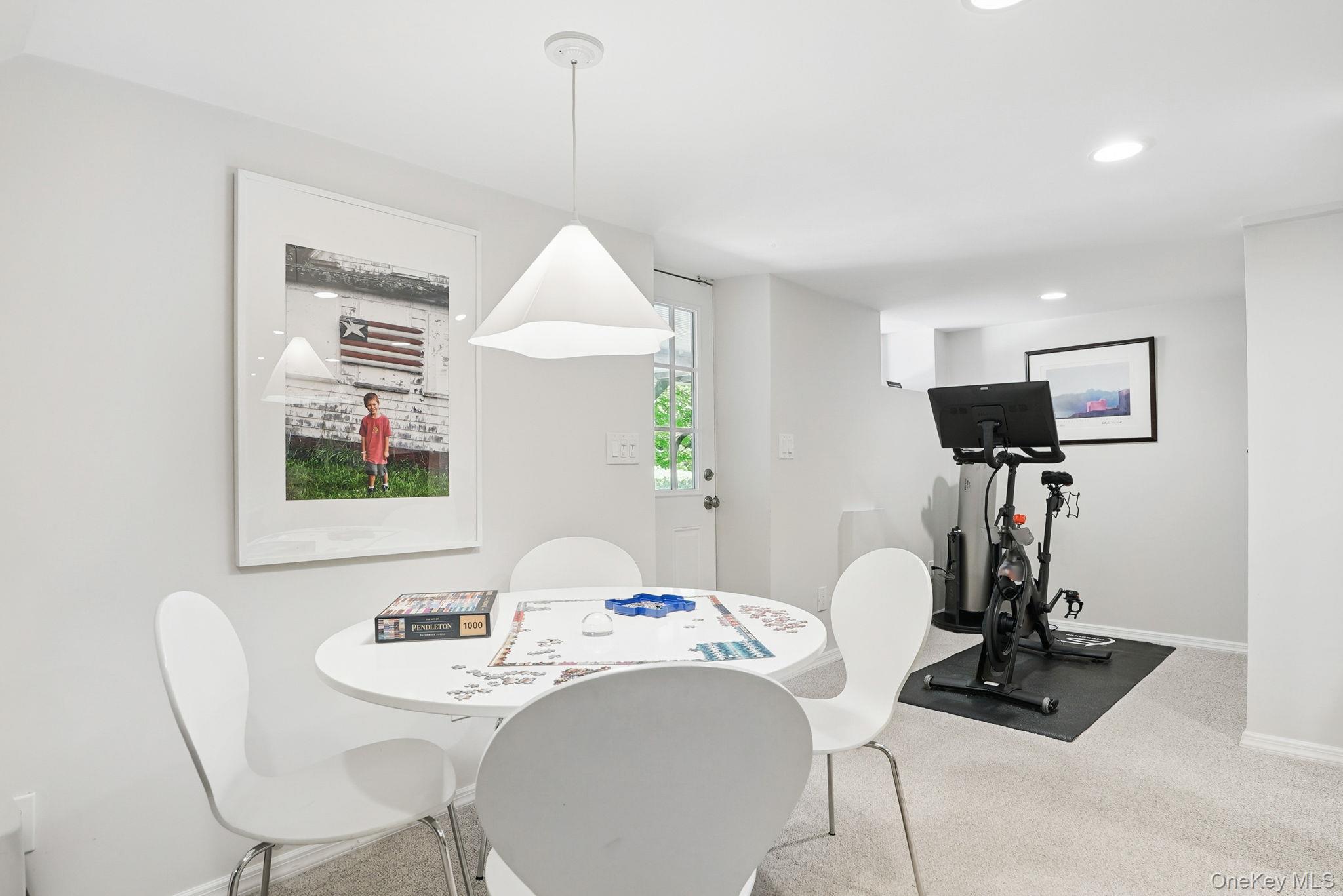 16 Coralyn Road, Scarsdale, NY 10583