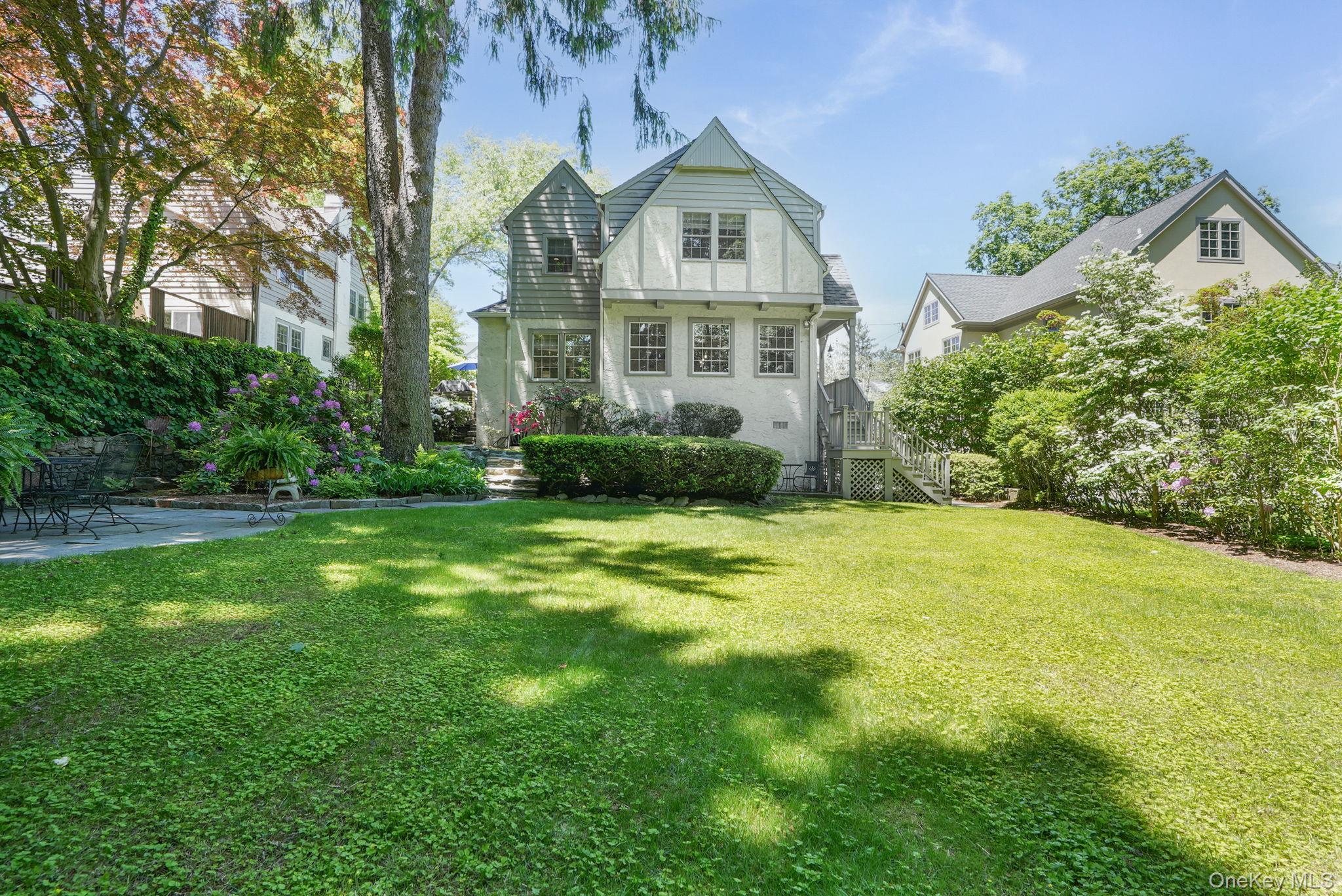 16 Coralyn Road, Scarsdale, NY 10583