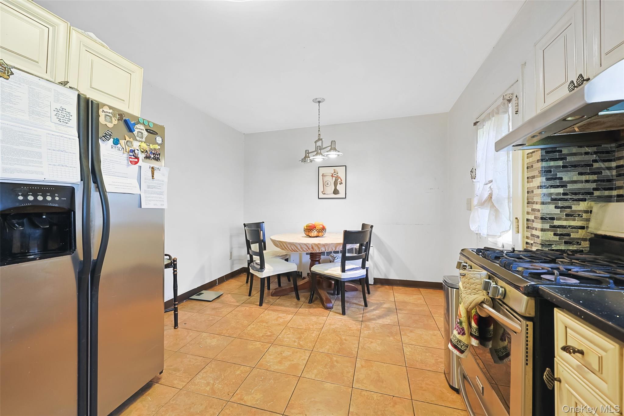 84 Middle Neck Road, Flower Hill, NY 11576