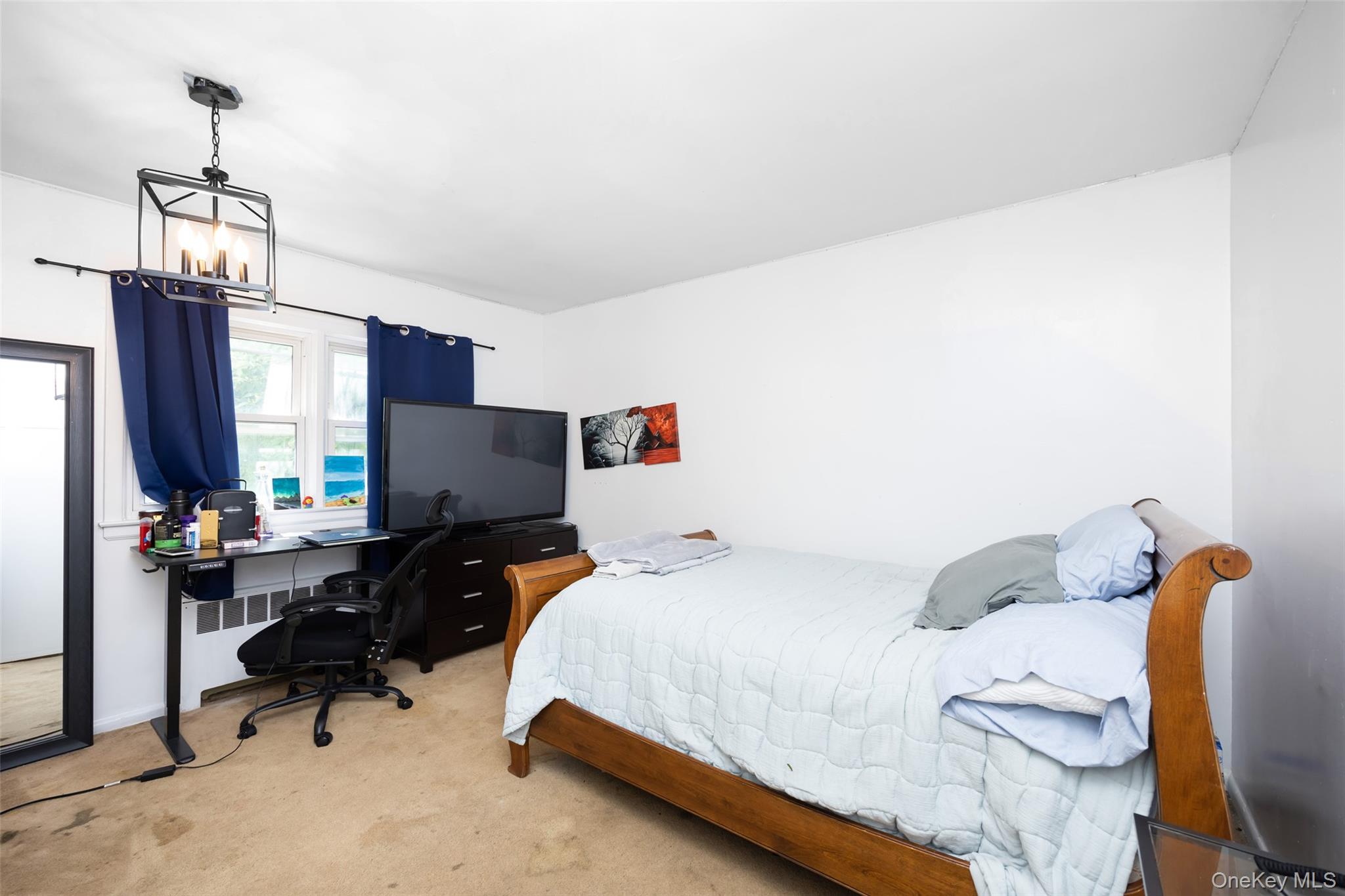 84 Middle Neck Road, Flower Hill, NY 11576