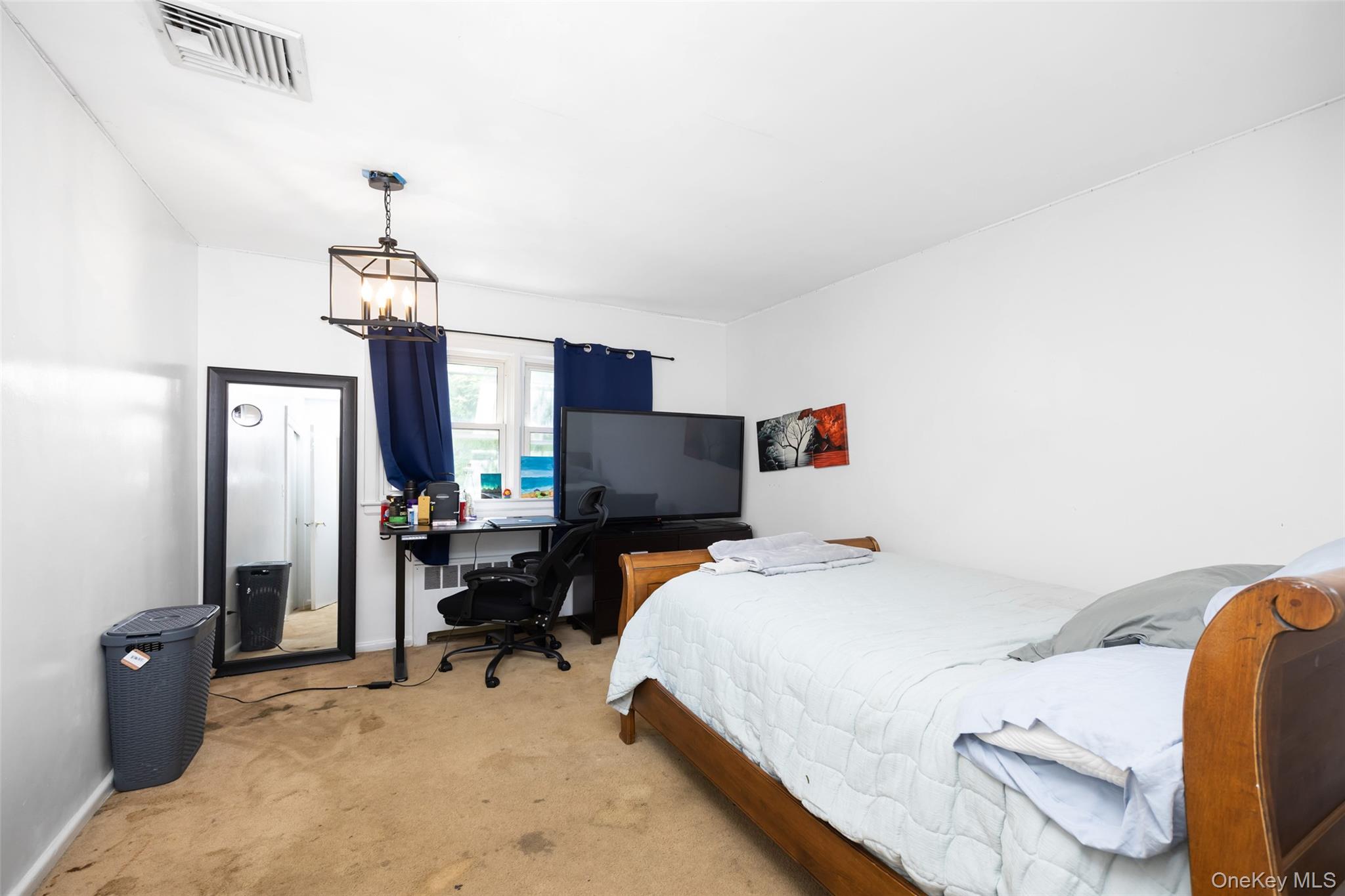 84 Middle Neck Road, Flower Hill, NY 11576