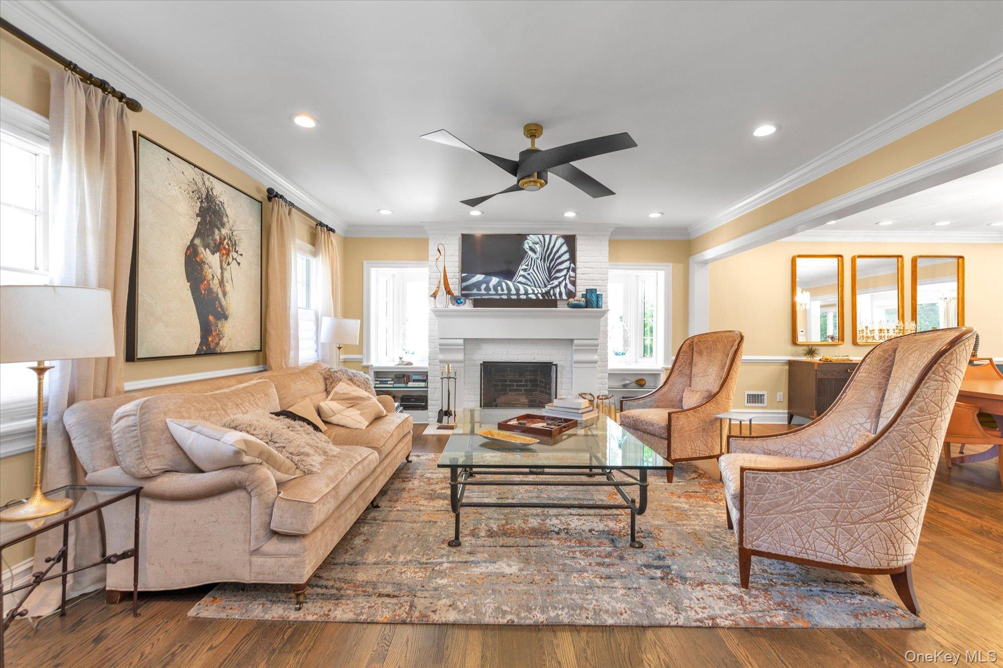 7 Stuyvesant Place, Lawrence, NY 11559