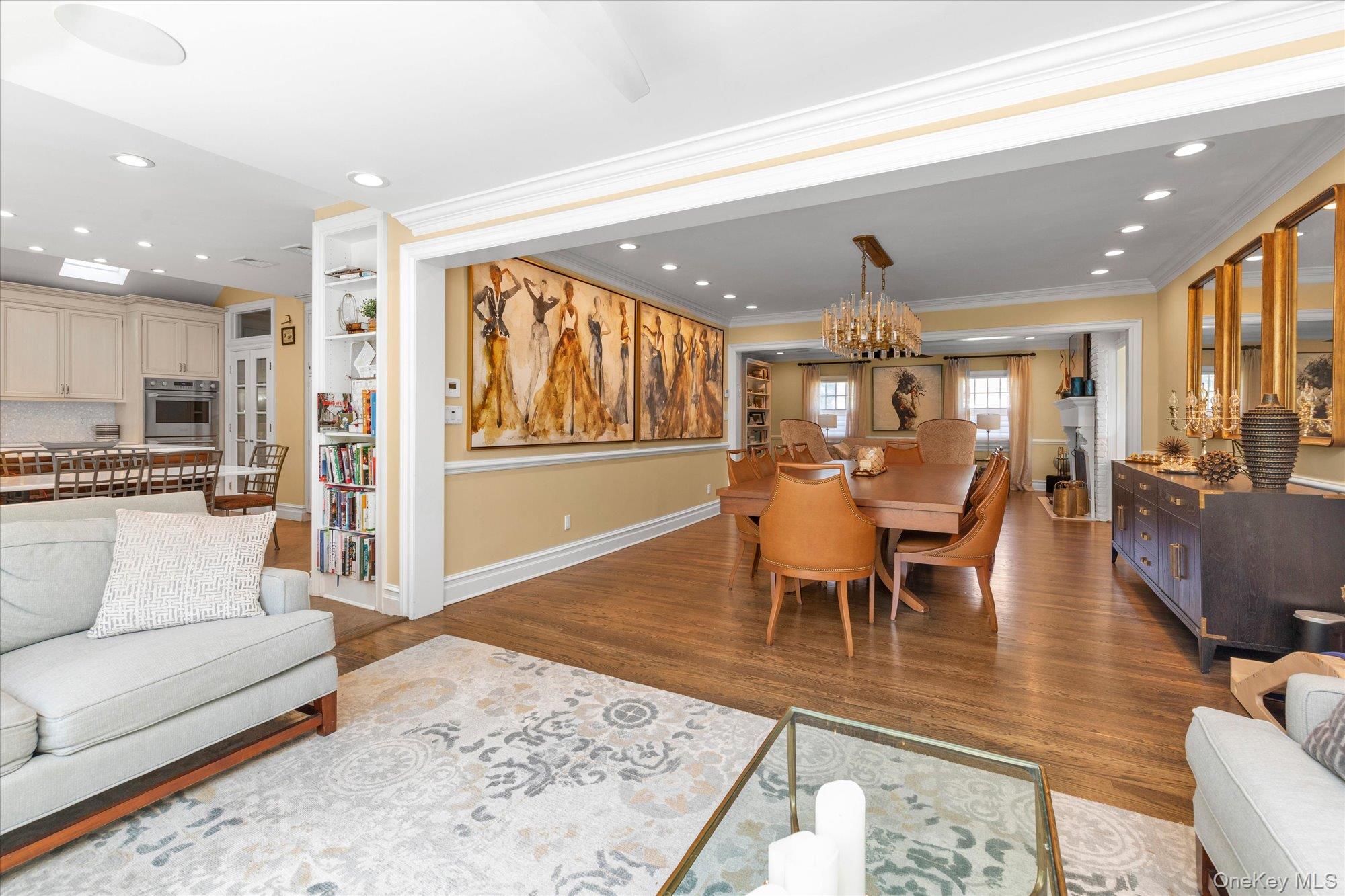 7 Stuyvesant Place, Lawrence, NY 11559