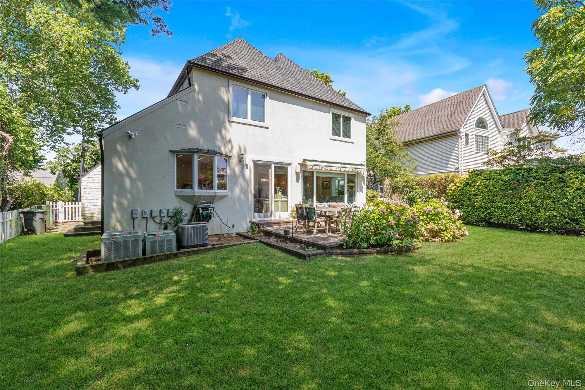 7 Stuyvesant Place, Lawrence, NY 11559