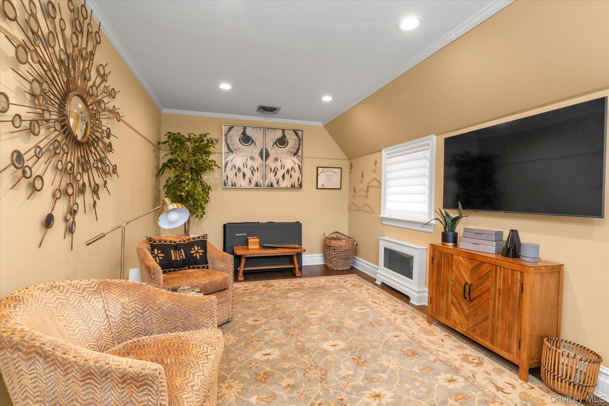 7 Stuyvesant Place, Lawrence, NY 11559